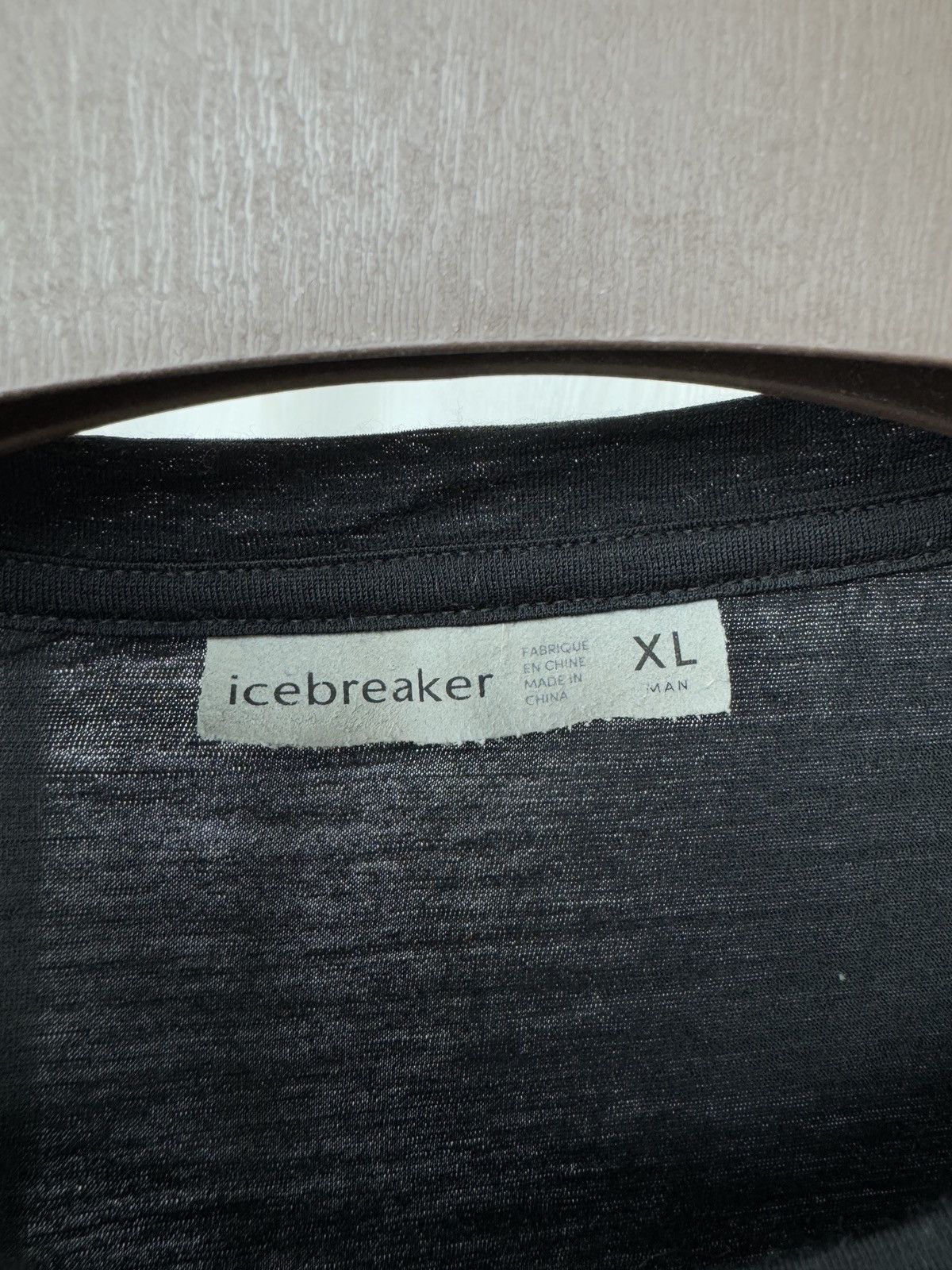 Icebreaker Icebreaker black wool short sleeve tee shirt sz XL Size US XL / EU 56 / 4 - 4 Thumbnail