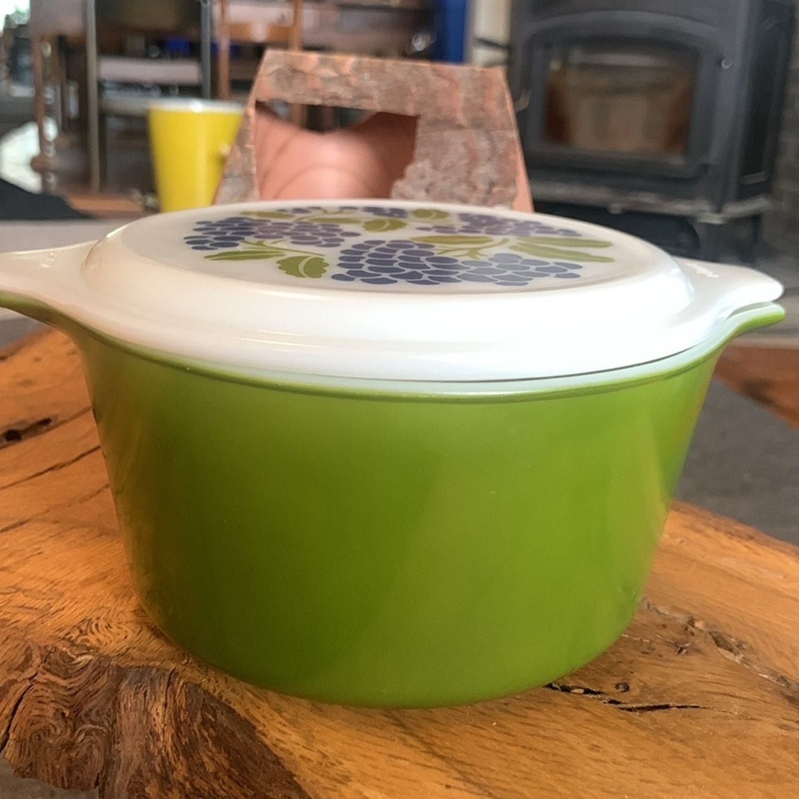 Pyrex Vision Rare never used Pyrex grapes berries covered 1 Qt. casserole Size ONE SIZE - 3 Thumbnail