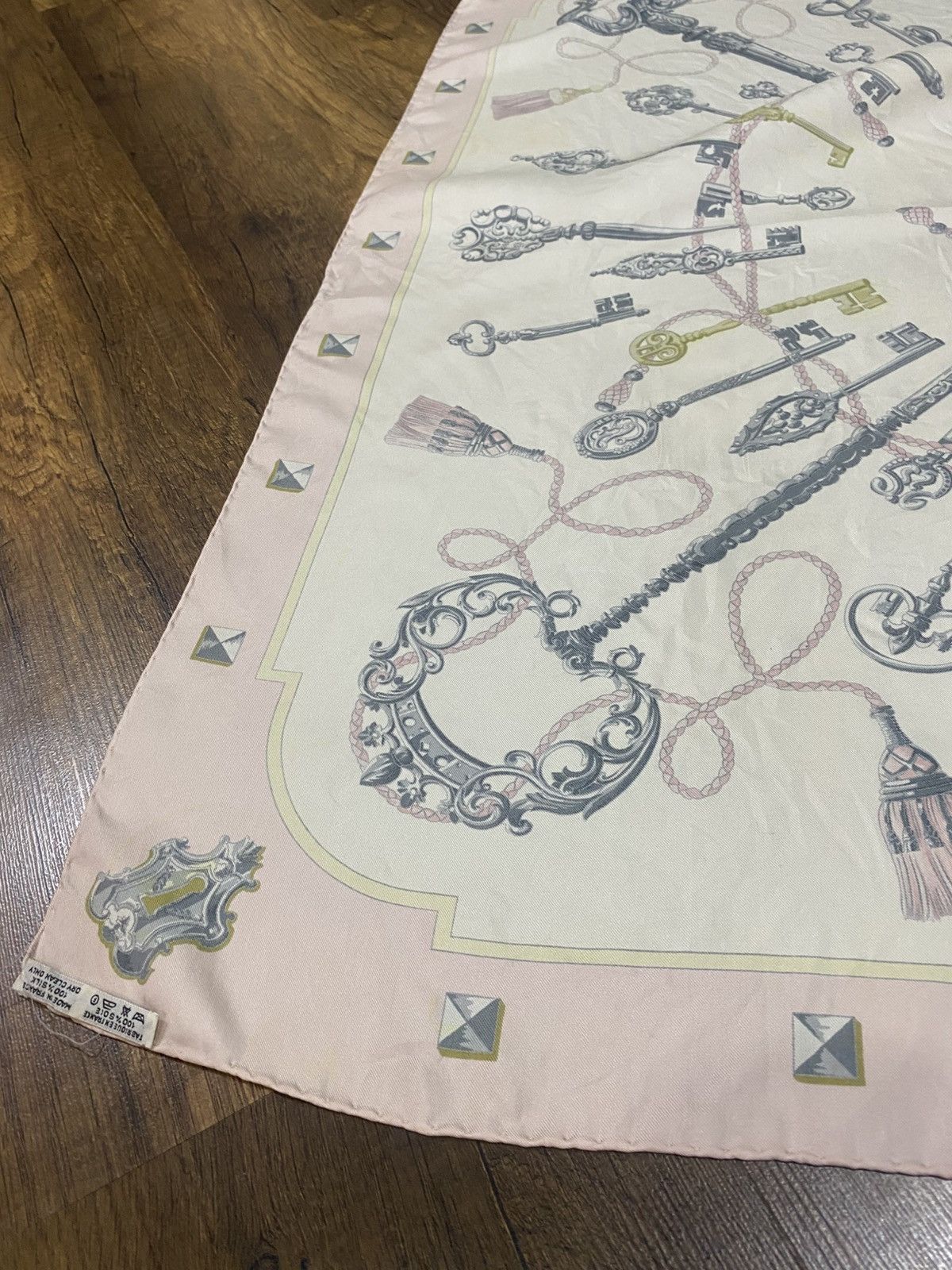 Hermes Authentic Vintage Hermes 100% Silk Scarf The Keys Size ONE SIZE - 13 Thumbnail