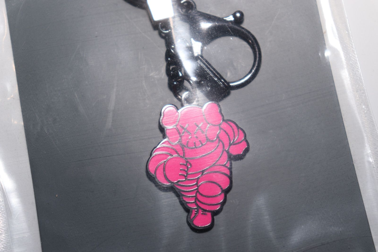 Kaws KAWS NGV Pink Chum Keychain Keyring - Brand New Size ONE SIZE - 4 Thumbnail