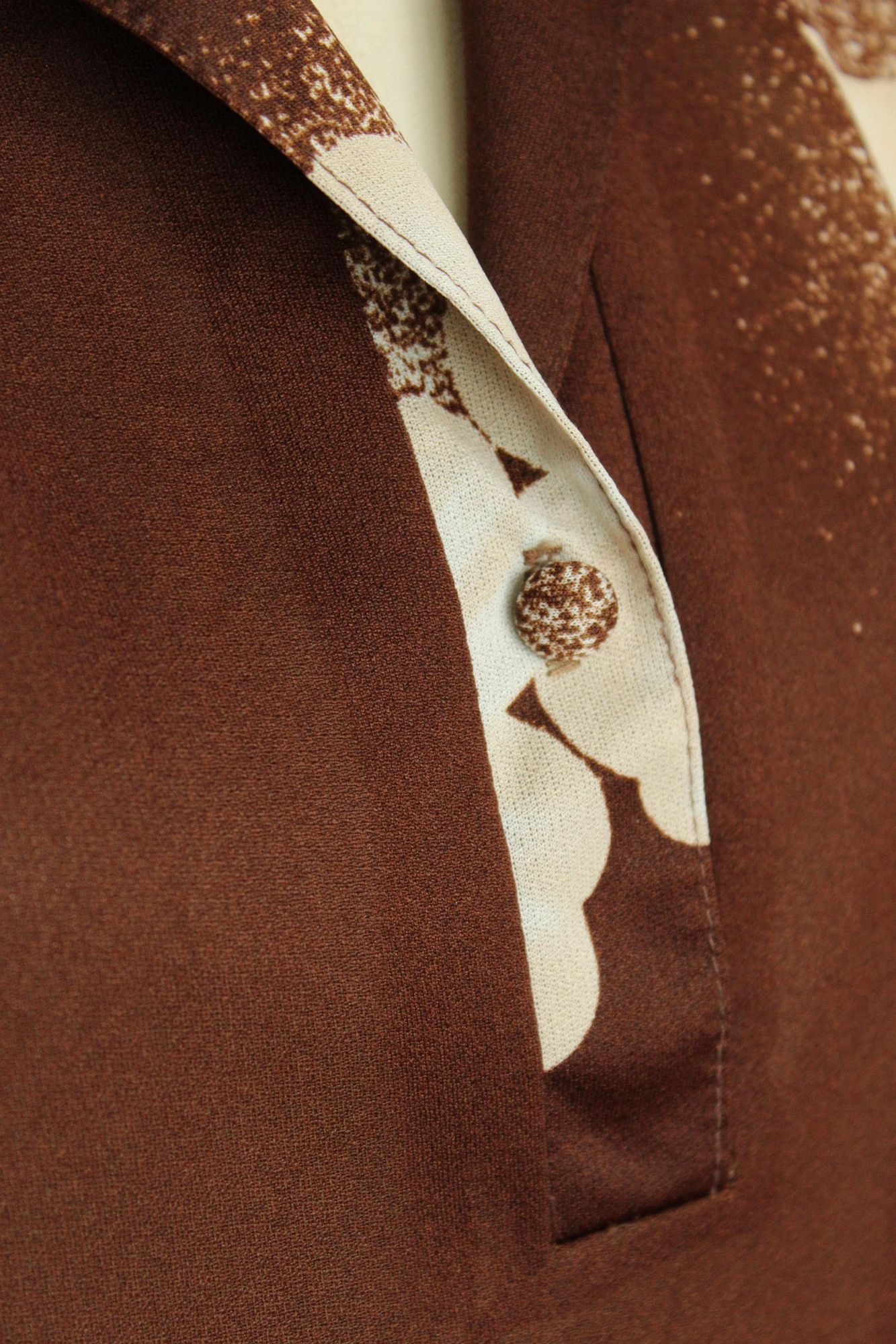Vintage Vintage 1970s Blouse, Brown and White Floral Print Nylon Sho Size M / US 6-8 / IT 42-44 - 5 Thumbnail