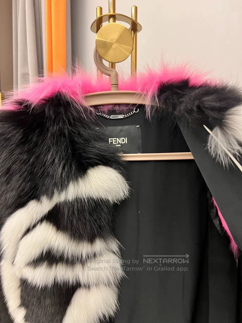 Fendi Fendi Little monster fur vest, top-grade Finnish fox fur, Size XS / US 0-2 / IT 36-38 - 3 Thumbnail