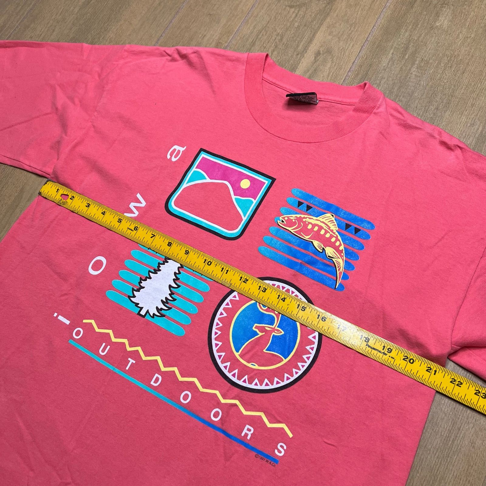 Vintage Vintage 90s Pink IOWA Outdoors Fishing Lake Graphic TShirt L Size US L / EU 52-54 / 3 - 5 Thumbnail