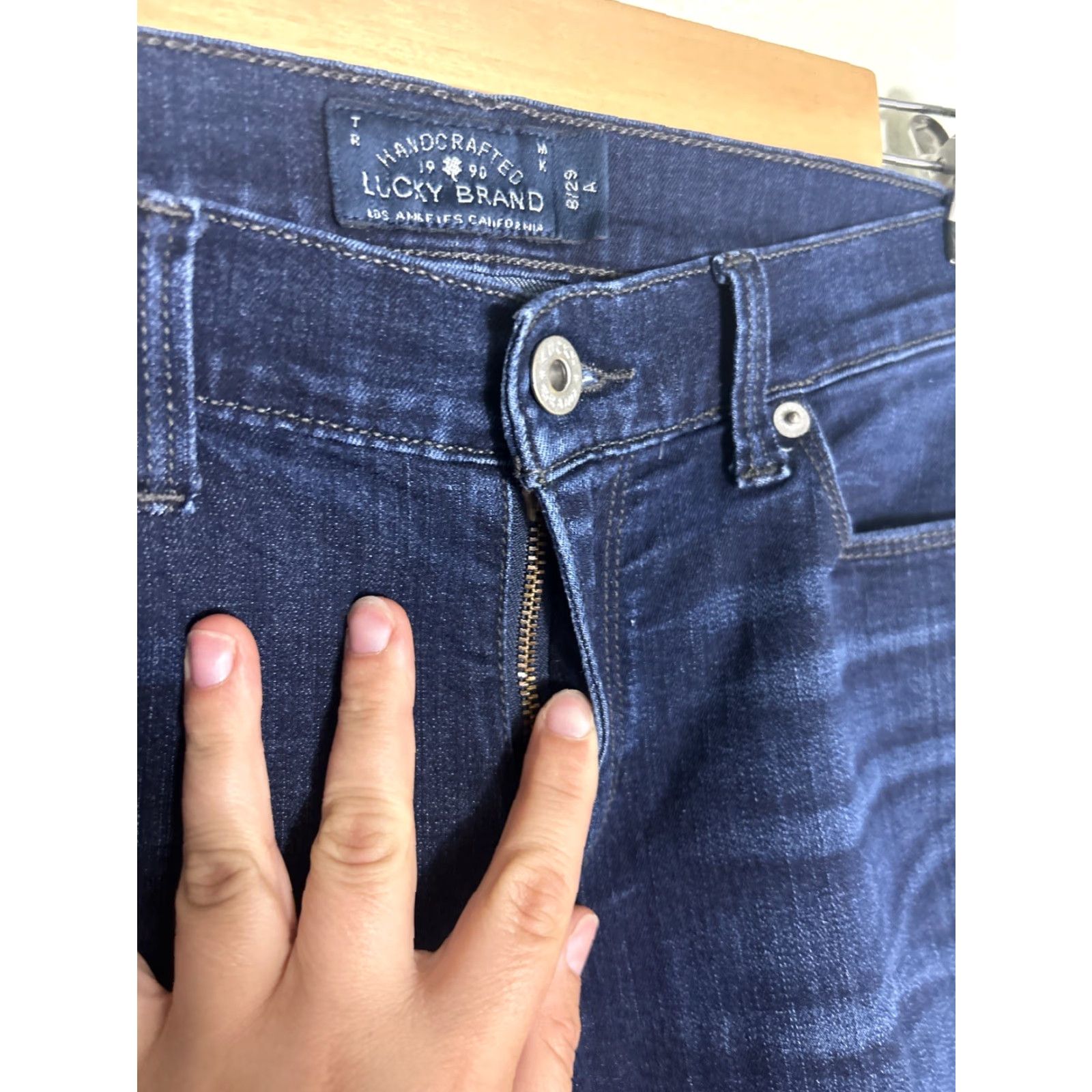 Lucky Brand Lucky Brand Sofia Boot Dark Wash Jeans 8 Regular Women 8 Dark Blue Bootcut 30x30 Size 30" / US 8 / IT 44 - 6 Thumbnail