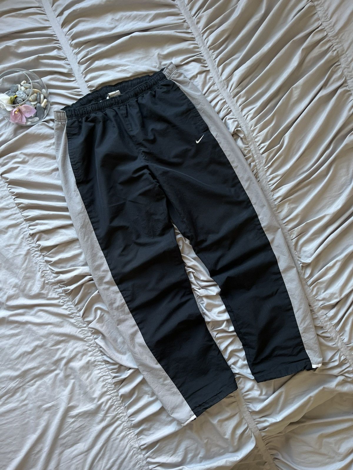 Nike Vintage Nike Swoosh Track Pants Baggy Nylon Streetwear Size US 36 / EU 52 - 2 Thumbnail