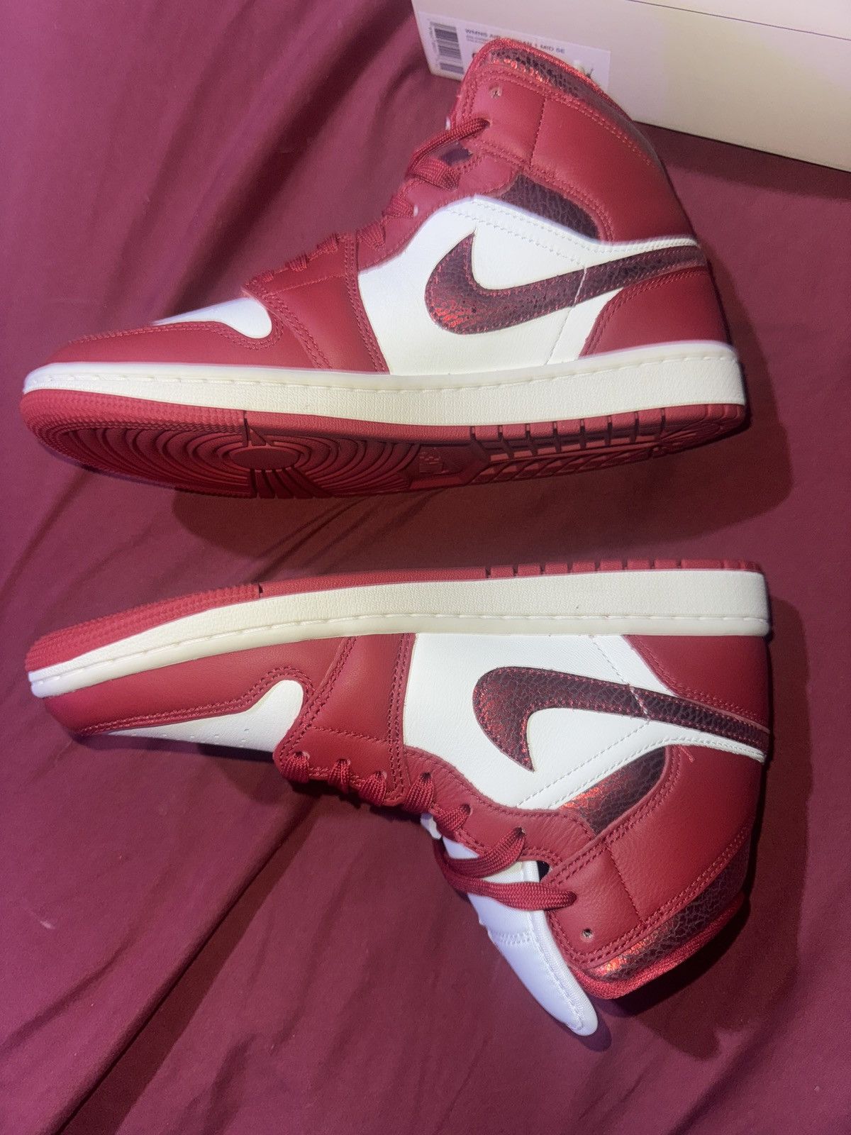 Jordan Brand Red cracked leather jordan 1’s Size US 9 / IT 39 - 6 Thumbnail