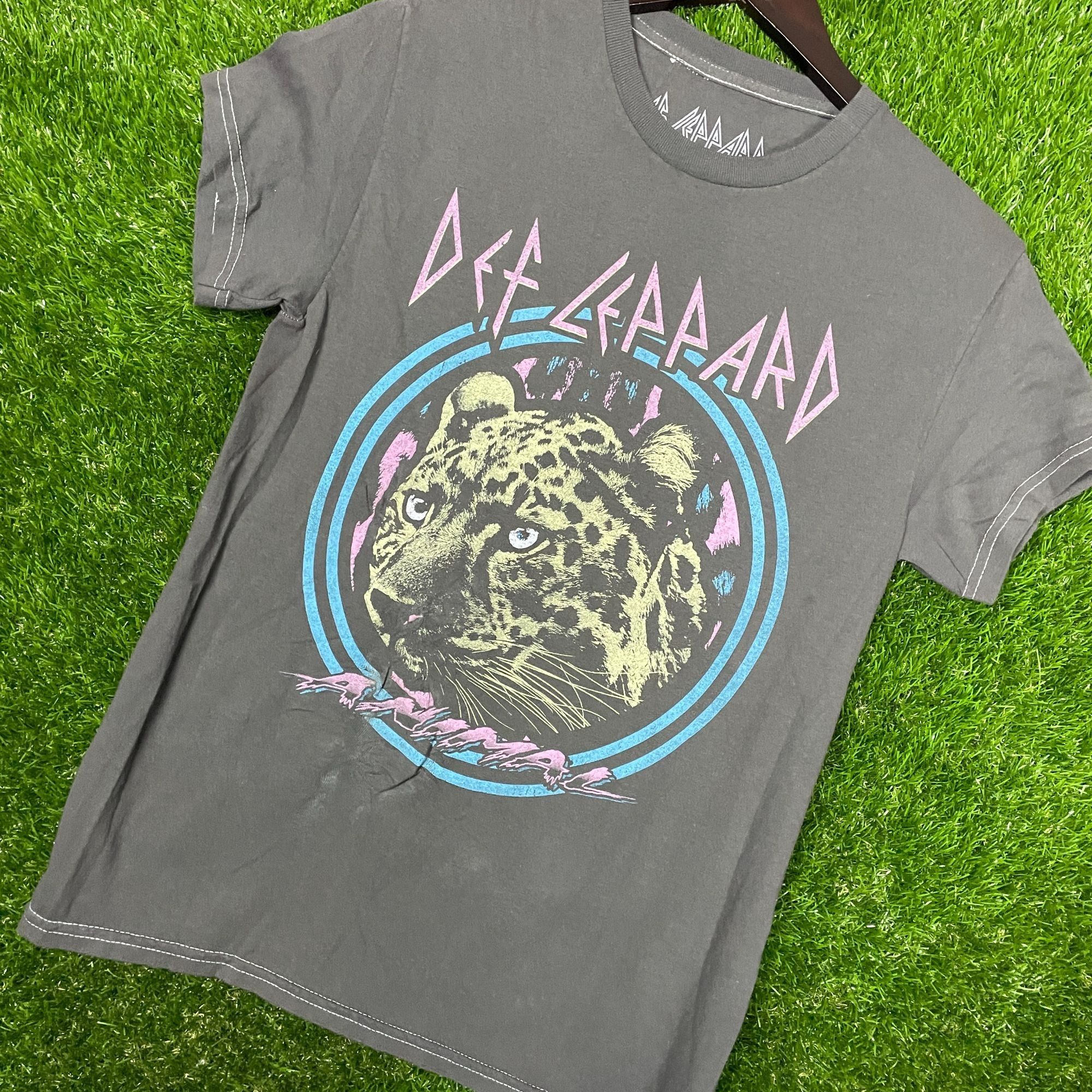 Led Zeppelin Def Leppard Animal Rock T-shirt size Extra Small Size XS / US 0-2 / IT 36-38 - 4 Thumbnail