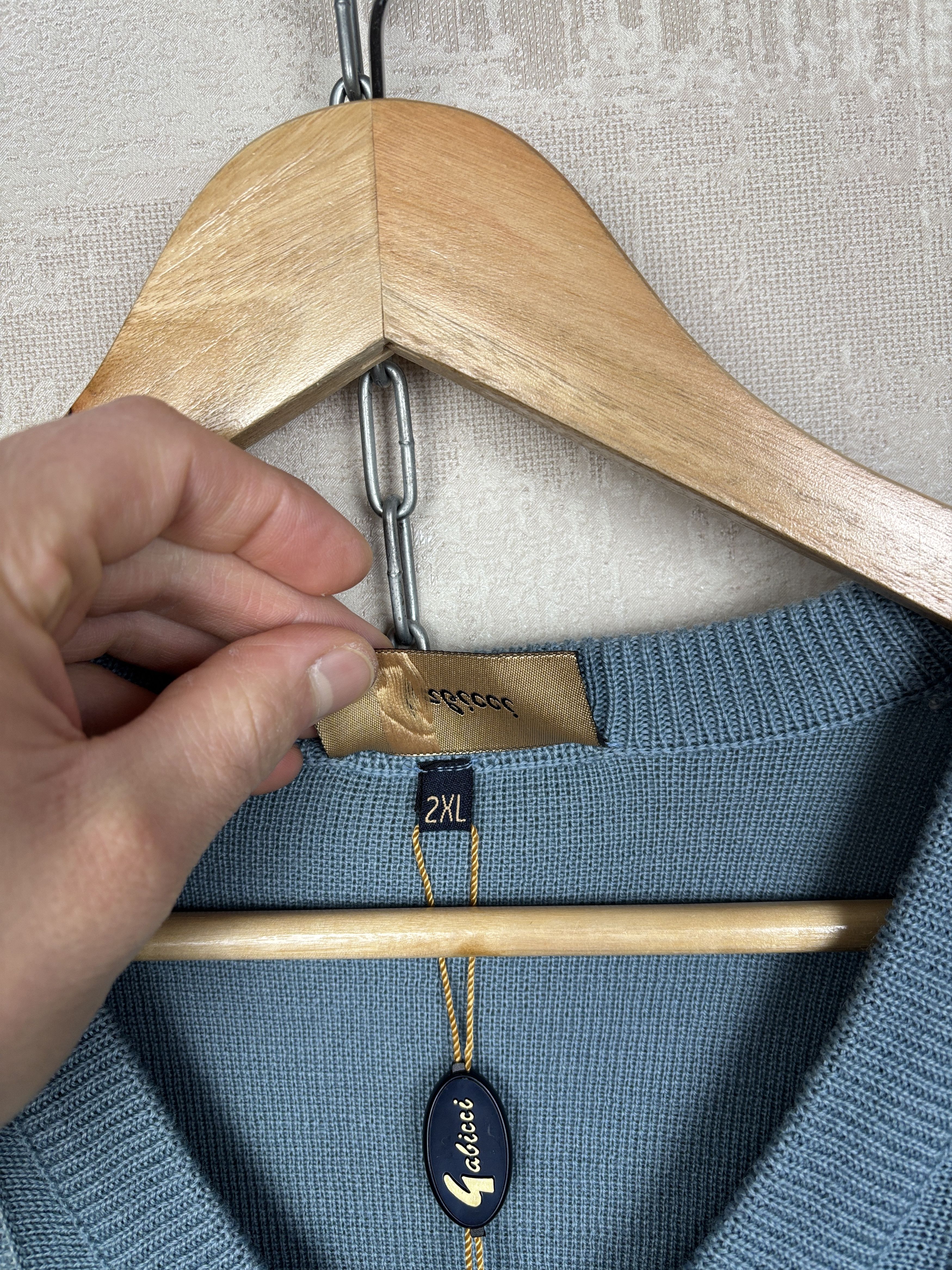 Gabicci Gabicci V-neck Sweater Wool Acrylic Chambray Color Size US XL / EU 56 / 4 - 5 Thumbnail