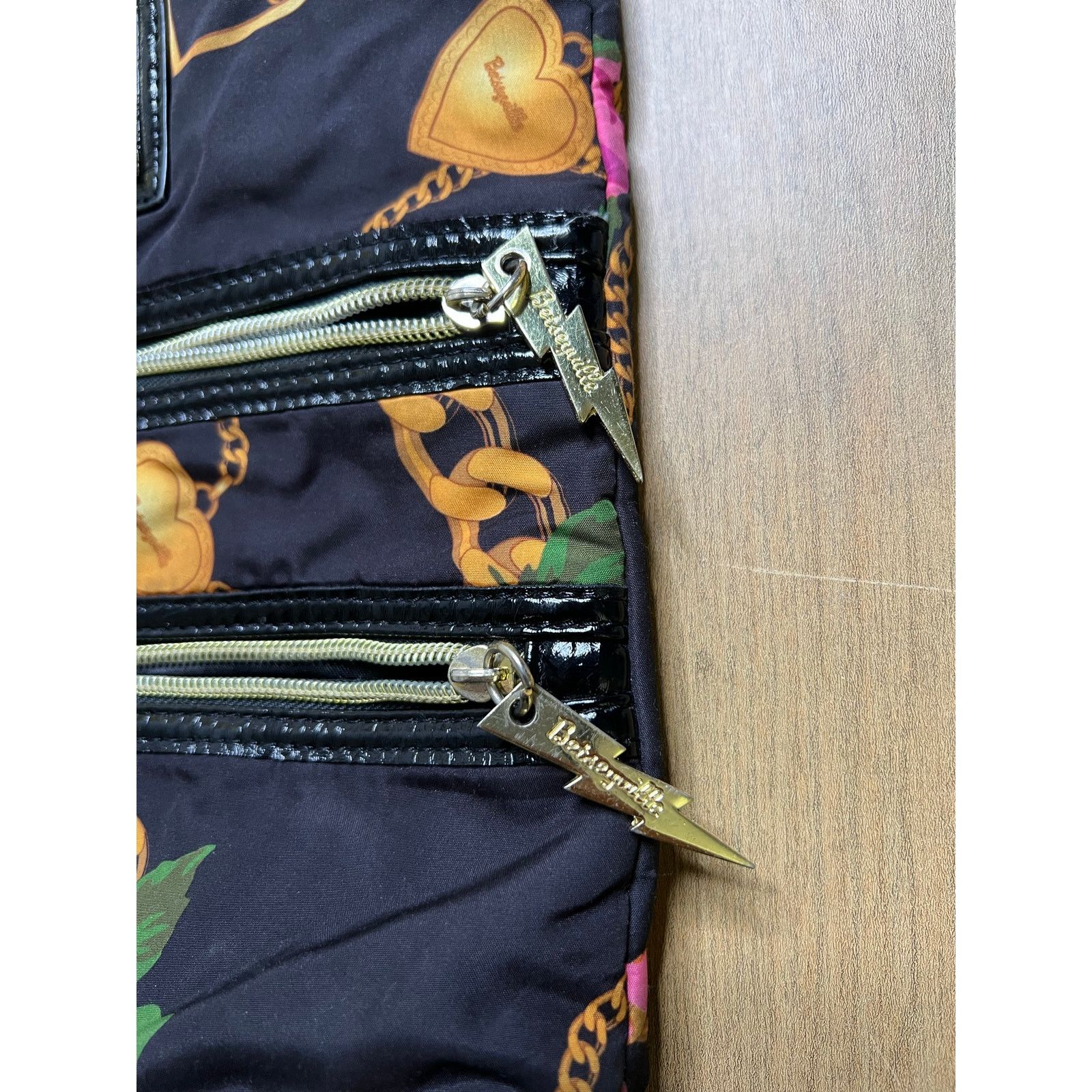 Betsey Johnson Betseyville Betsey Johnson Crossbody Bag Floral Heart Y2K Size ONE SIZE - 4 Thumbnail