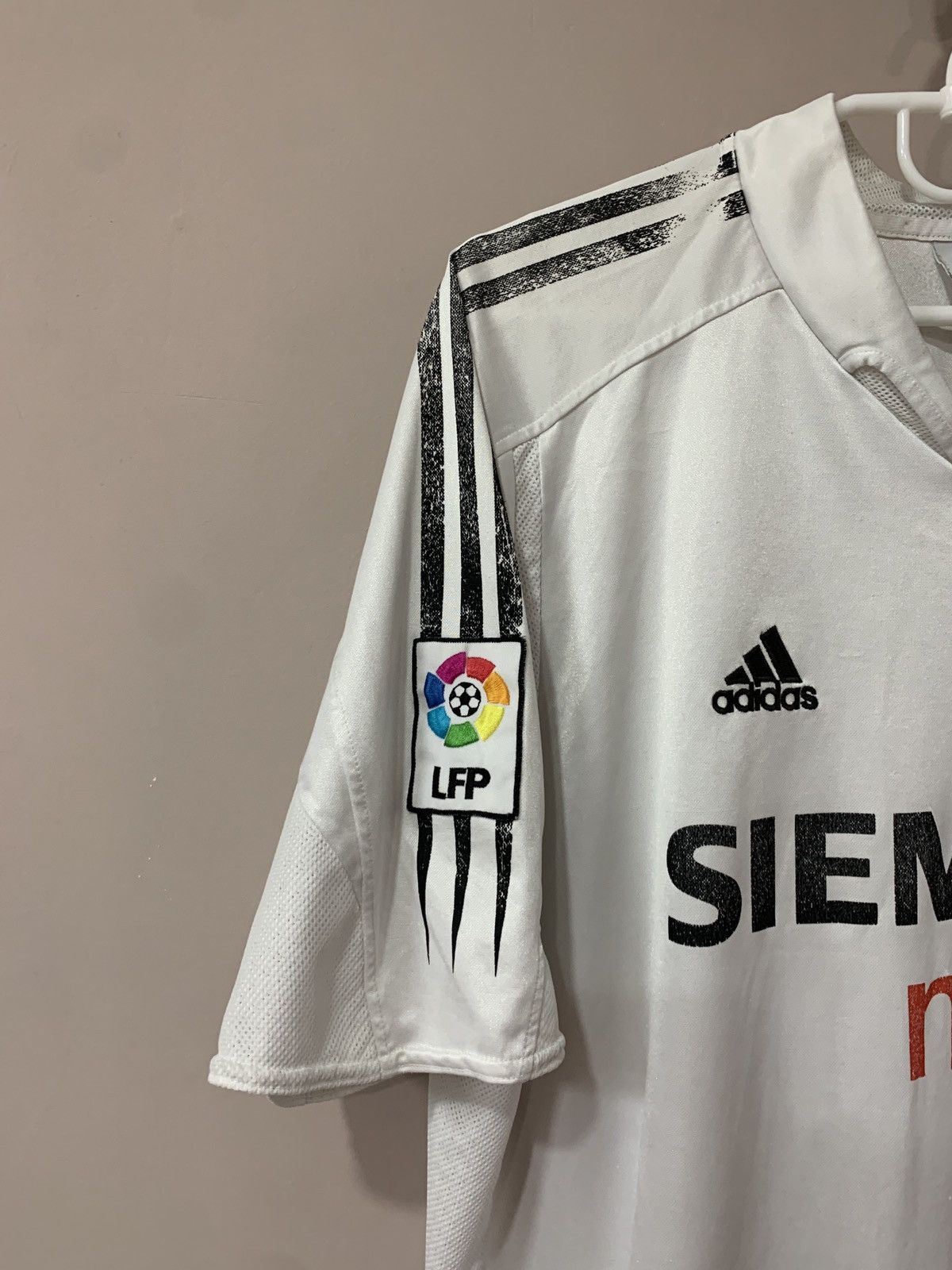 Vintage Real Madrid 2004 Home Football Shirt Adidas Soccer Vintage Size US XL / EU 56 / 4 - 4 Thumbnail
