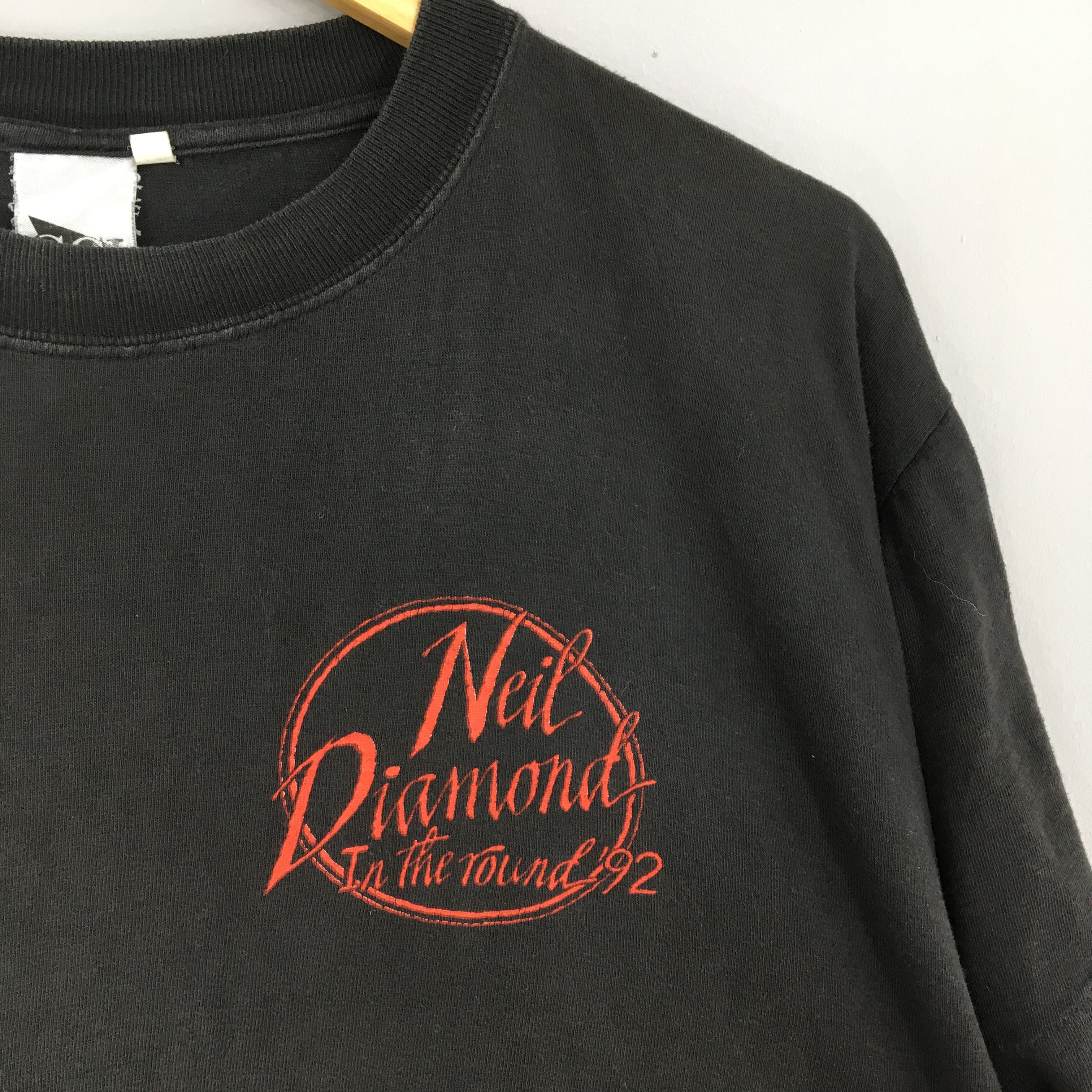 Band Tees × Vintage Vintage Neil Diamond Classics Rock Black Tshirt Large Size US L / EU 52-54 / 3 - 5 Thumbnail