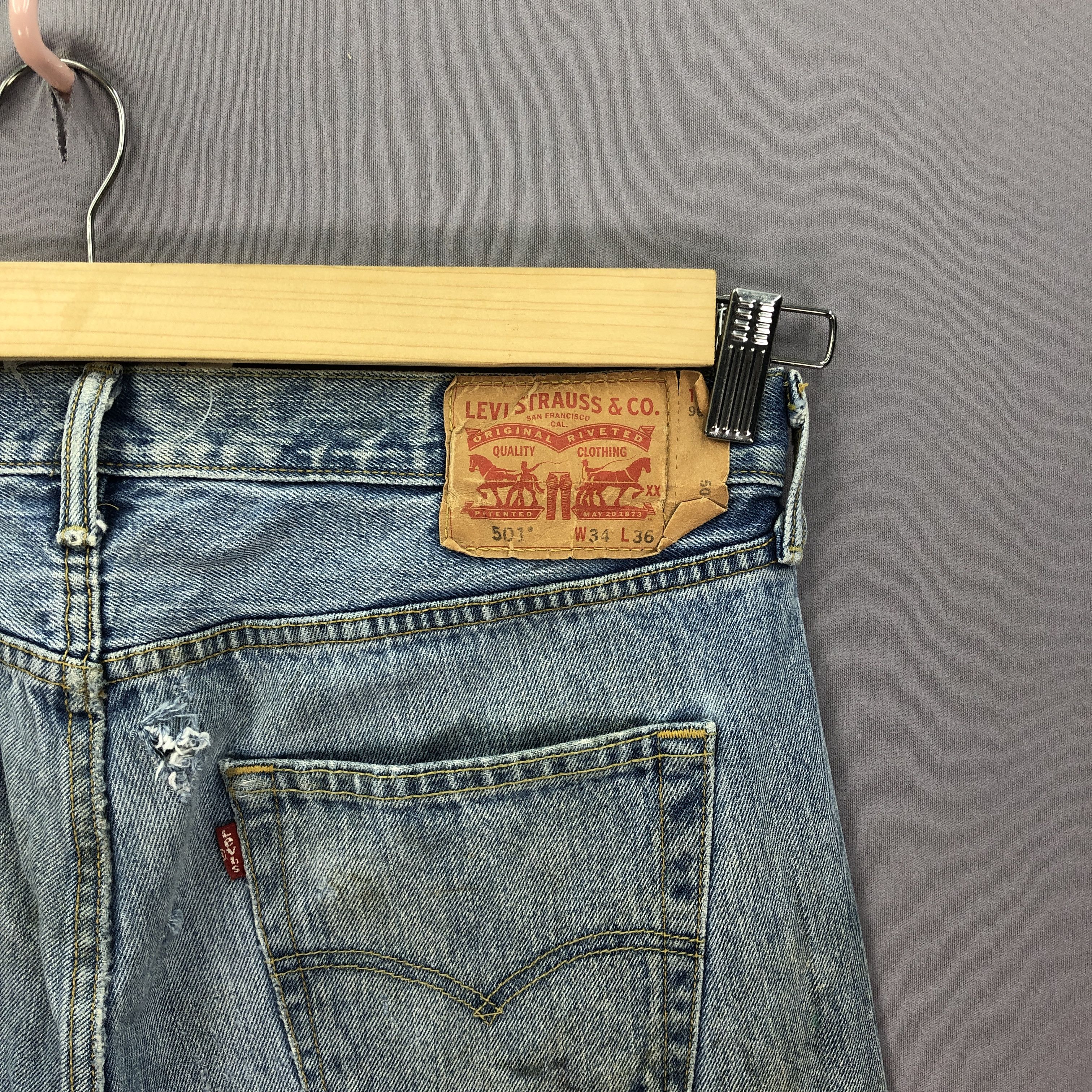 Jean Vintage Dirty Levis 501 Faded Jeans Levi's Light Wash Denim Size US 34 / EU 50 - 9 Thumbnail