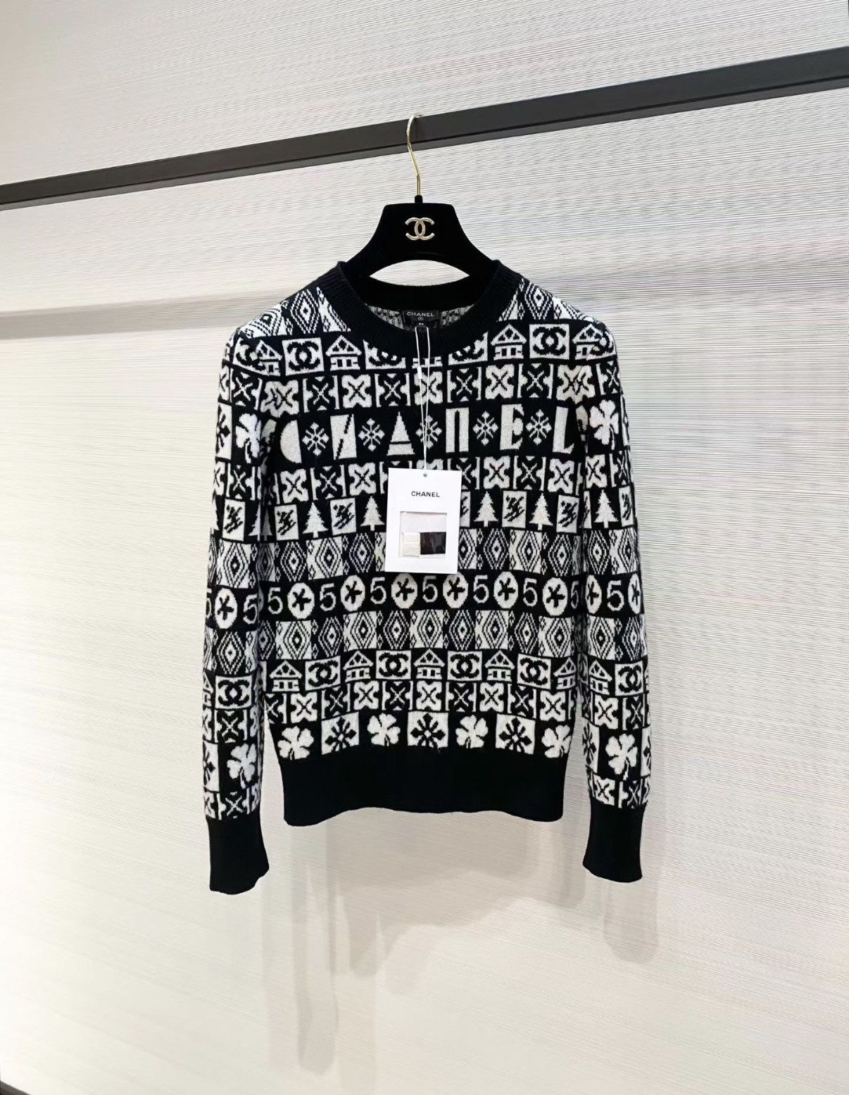 Chanel Chanel Block Logo Cashmere Sweater J33 Size XXS / US 00 / IT 34 - 1 Thumbnail