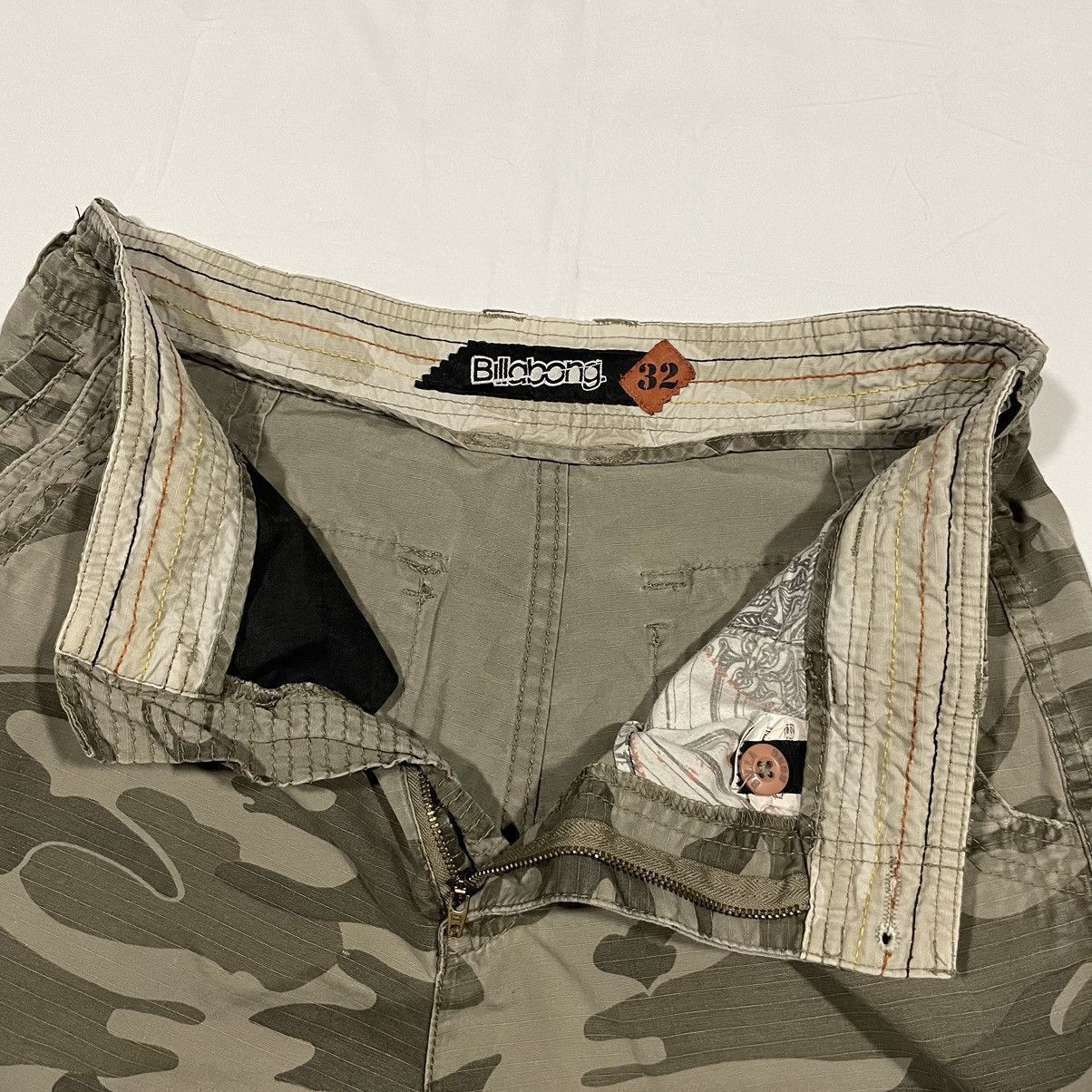 Billabong Vintage Camo Billabong Big Logo Shorts Size US 32 / EU 48 - 9 Thumbnail