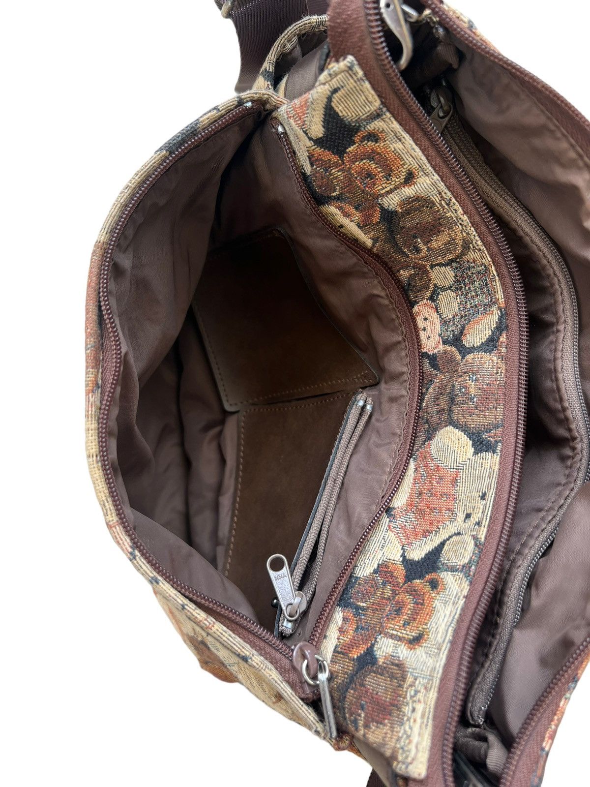 Japanese Brand Vintage Yamatoya Tokyo Ravi Ravi Jacquard Bears Sling Bag Size ONE SIZE - 25 Thumbnail