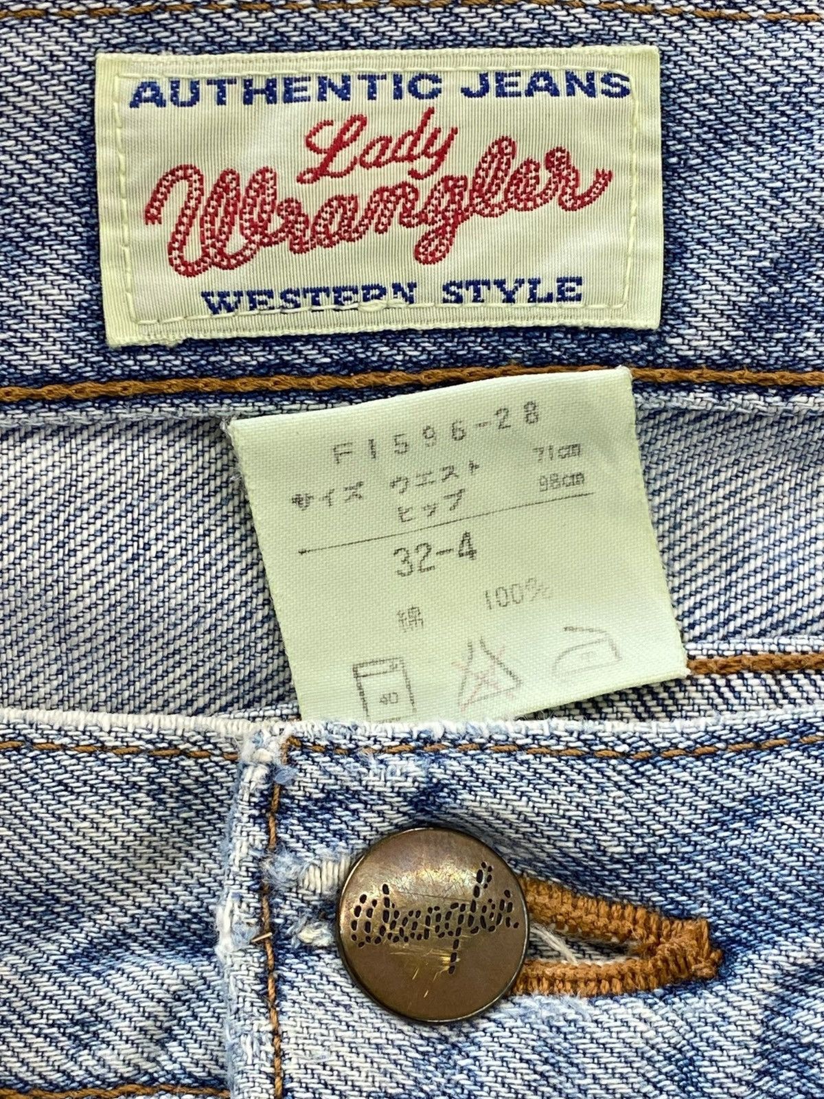 Wrangler Wrangler Light Wash Style Straight Leg Jeans Size US 30 / EU 46 - 10 Thumbnail