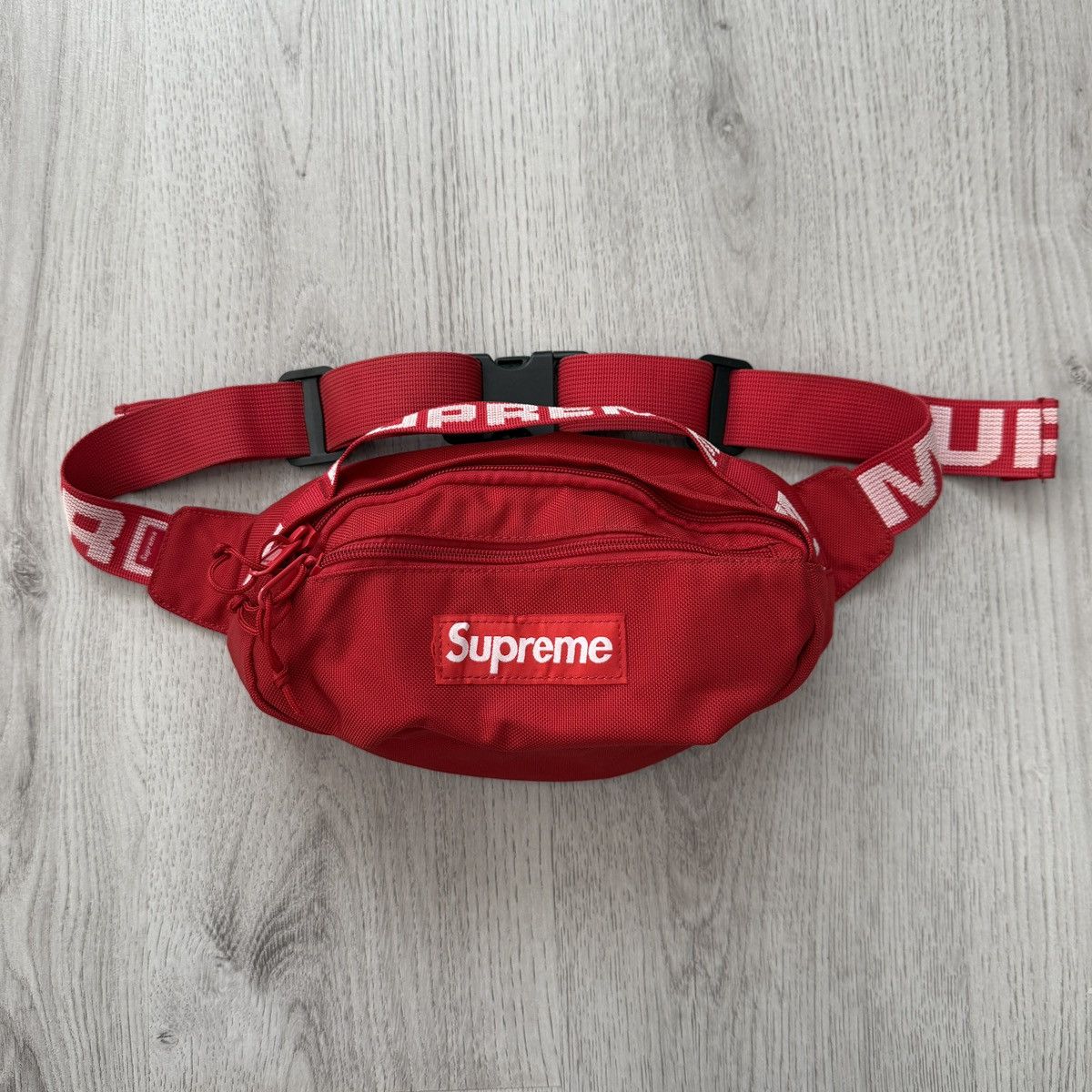 Supreme Supreme Waist Bag (SS18) Red Size ONE SIZE - 1 Thumbnail