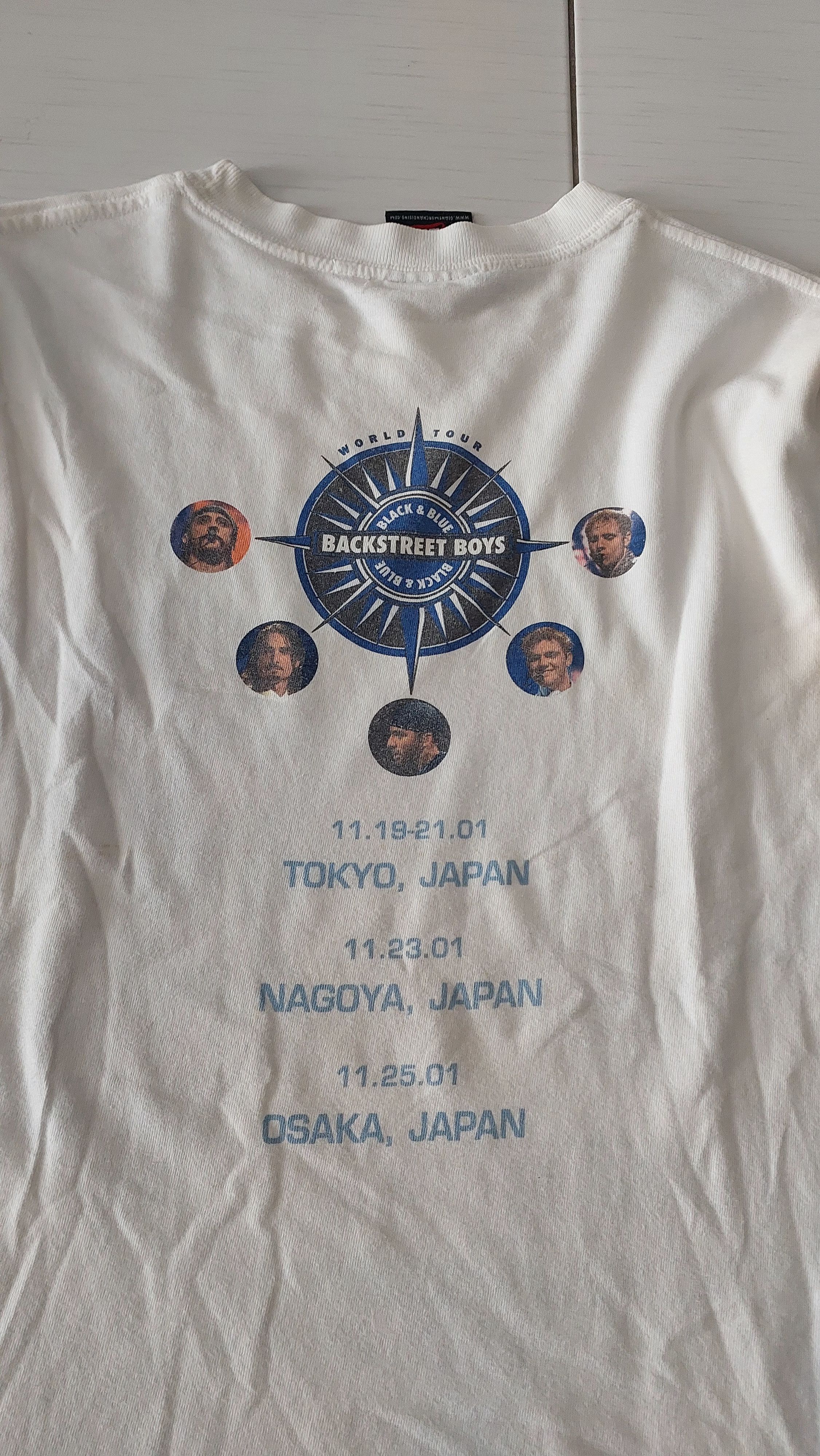 Band Tees VINTAGE BACKSTREET BOYS WORL TOUR BAND TSHIRT Size US XS / EU 42 / 0 - 2 Thumbnail