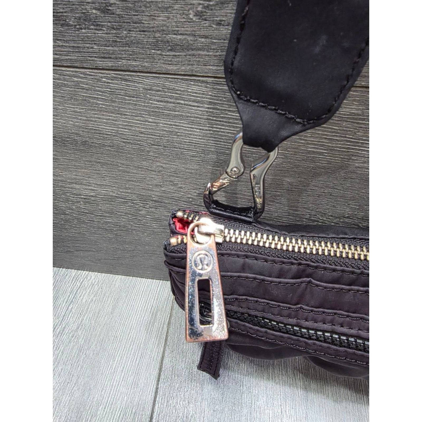 Lululemon Lululemon Waist Bag Sling Black CrossBody Chunky B000635 Size ONE SIZE - 13 Thumbnail
