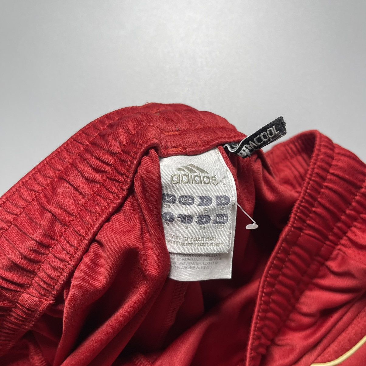 Adidas BAYERN ADIDAS 2011/2013 FOOTBALL HOME SHORTS #39 KROOS Size US 30 / EU 46 - 4 Thumbnail