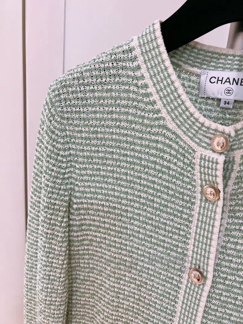 Chanel Chanel 21 Early Spring Vacation Series Green and White Col Size XXS / US 00 / IT 34 - 3 Thumbnail
