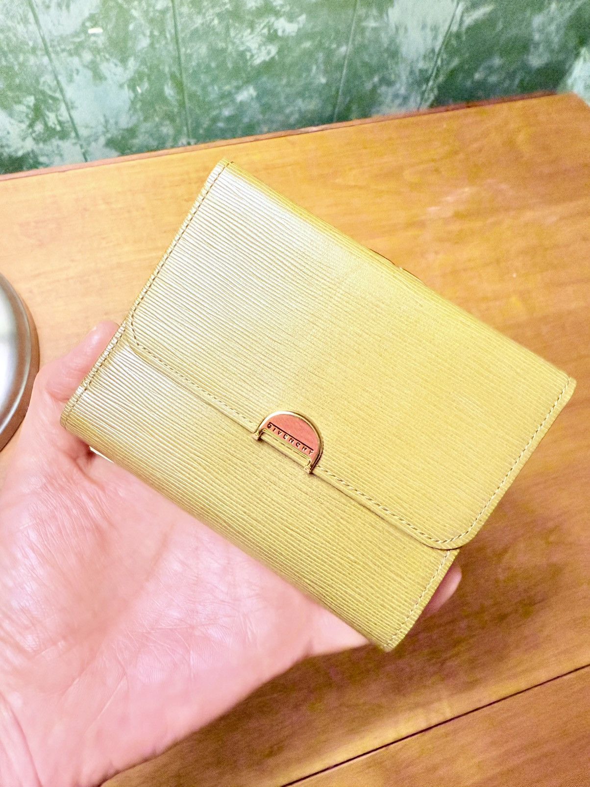Givenchy Givenchy Taupe Textured Leather Trifold Wallet Authenticated Size ONE SIZE - 11 Thumbnail