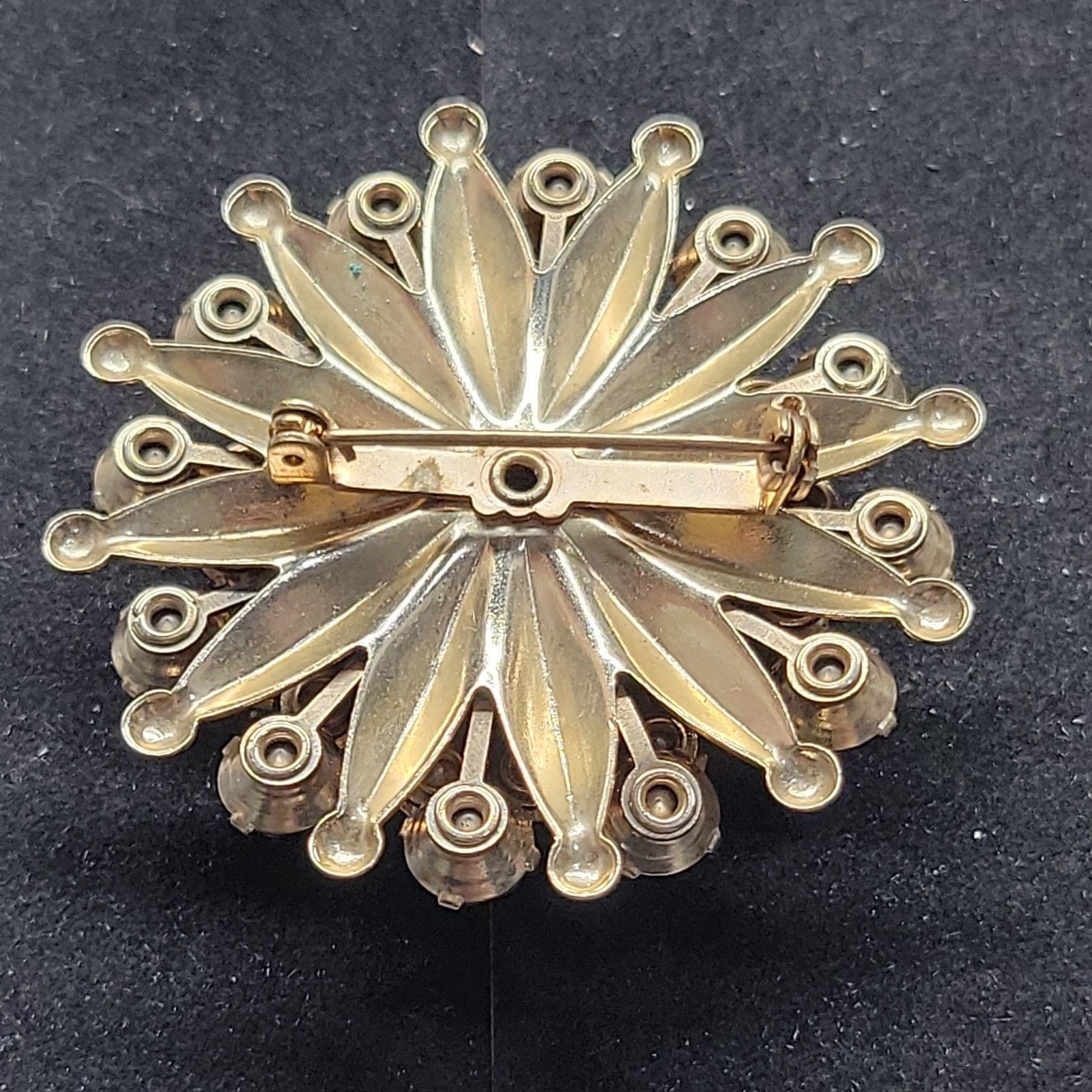 The Unbranded Brand Brooch Blue Glass Aurora Borealis Vintage Rhinestone Prongs Size ONE SIZE - 3 Thumbnail
