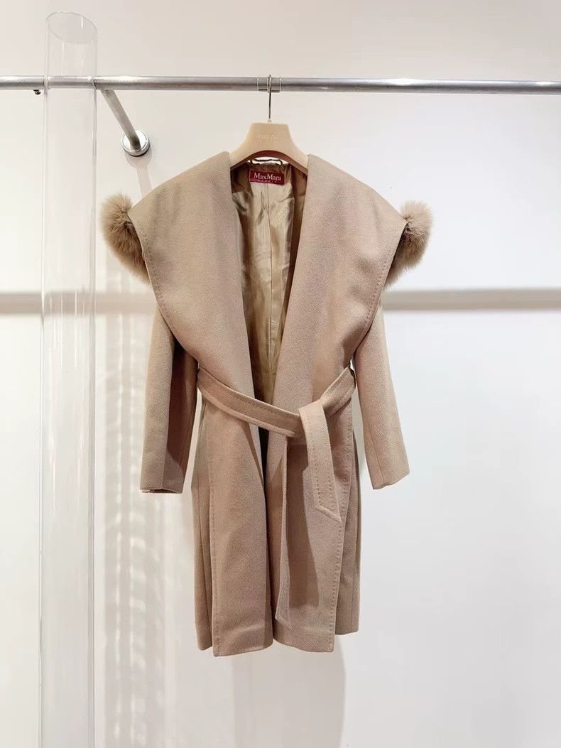 Max Mara Max Mara Full wool fox collar Size M / US 6-8 / IT 42-44 - 1 Thumbnail