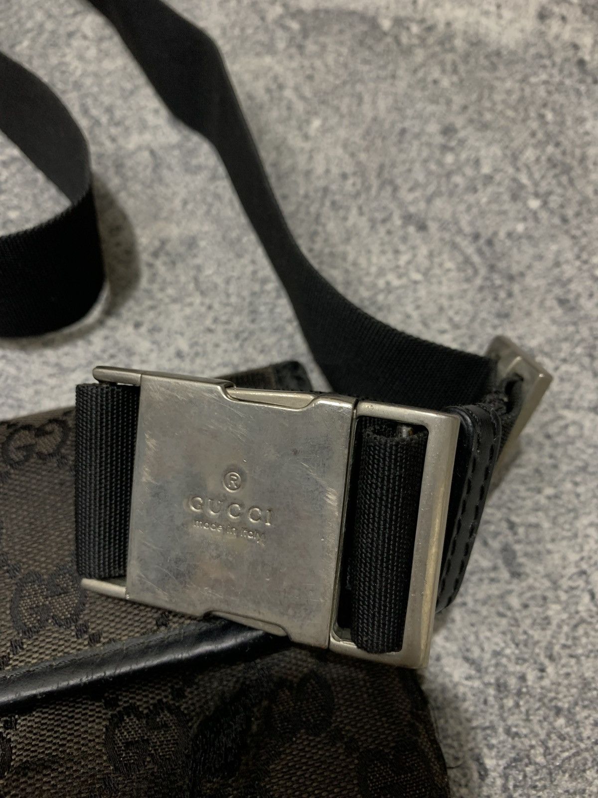 Gucci 🐍 Gucci Distressed GG Canvas Body Bag 🔥 Size ONE SIZE - 2 Thumbnail