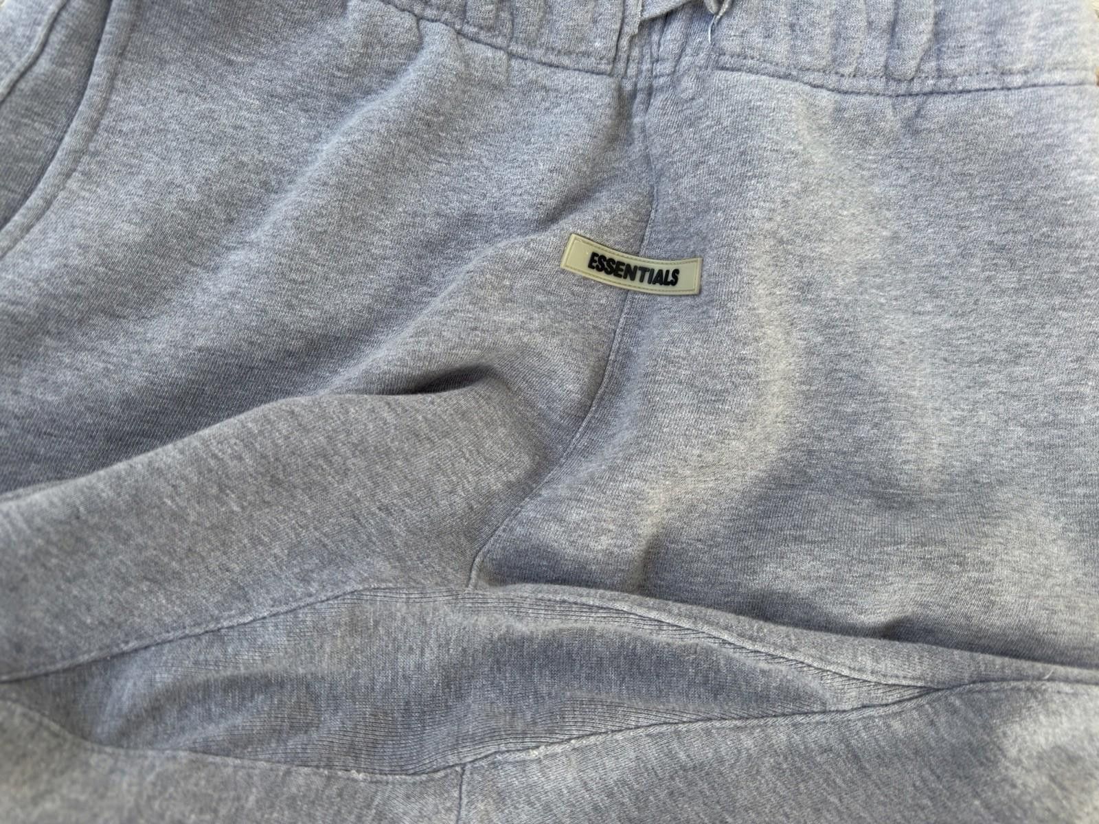 Fear of God FW19 Fear of God Essentials 3M Sweatpants Heather Grey Size US 30 / EU 46 - 6 Thumbnail