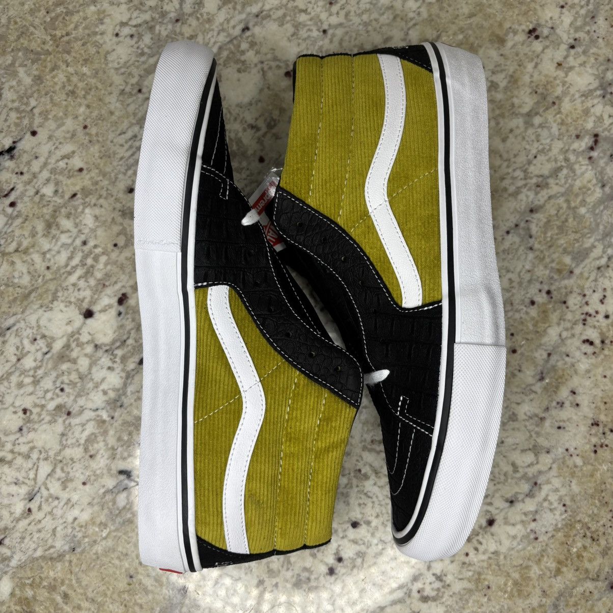 Supreme × Vans Size 13-Vans Sk8-Mid Supreme Croc Corduroy Mustard (2018) Size US 13 / EU 46 - 13 Thumbnail