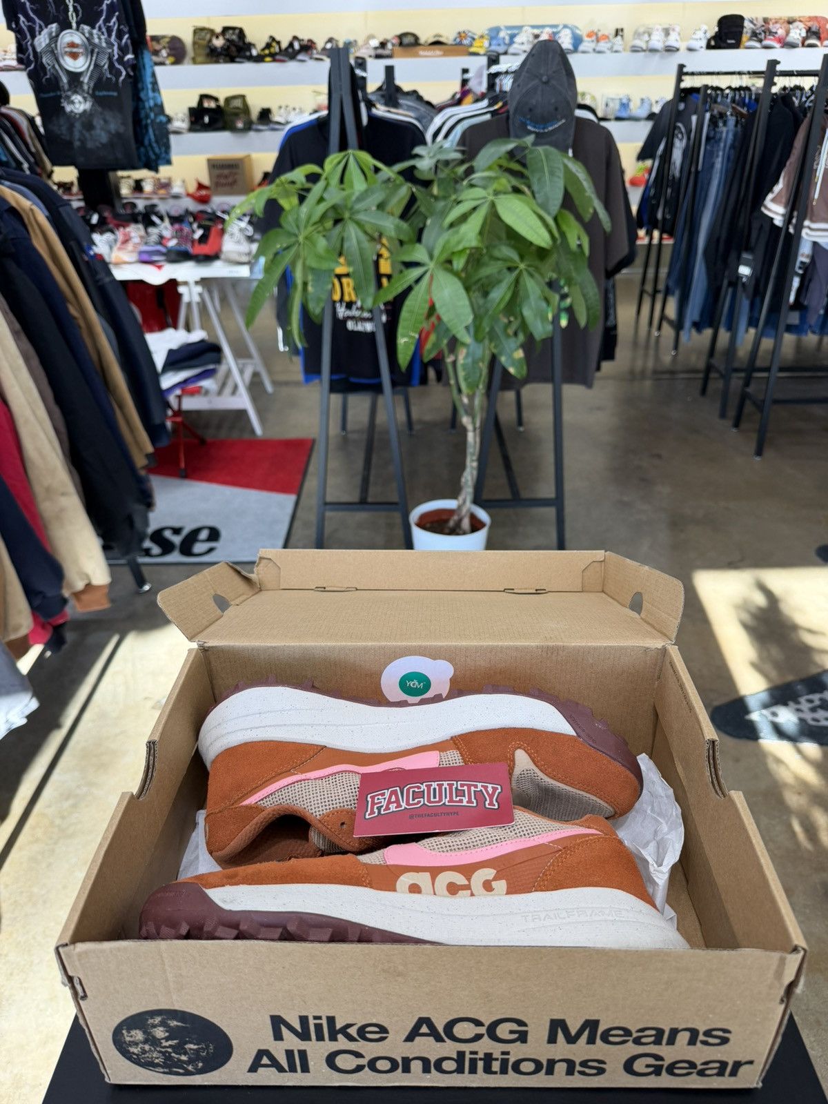Nike Nike ACG Lowcate Bacon Size 9 Size US 9 / EU 42 - 11 Thumbnail