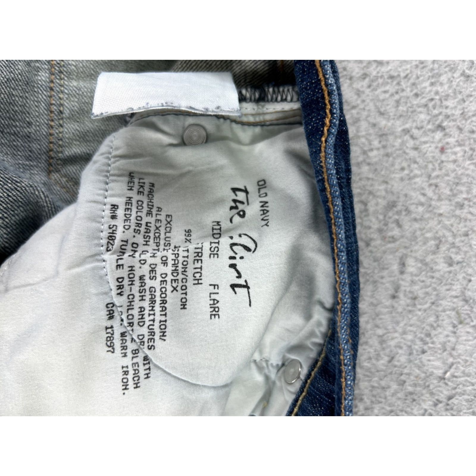 Old Navy Old Navy Jeans Womens 4 Blue Denim The Flirt Mid Rise Flare Cotton 29x29 Size 27" / US 4 / IT 40 - 7 Thumbnail