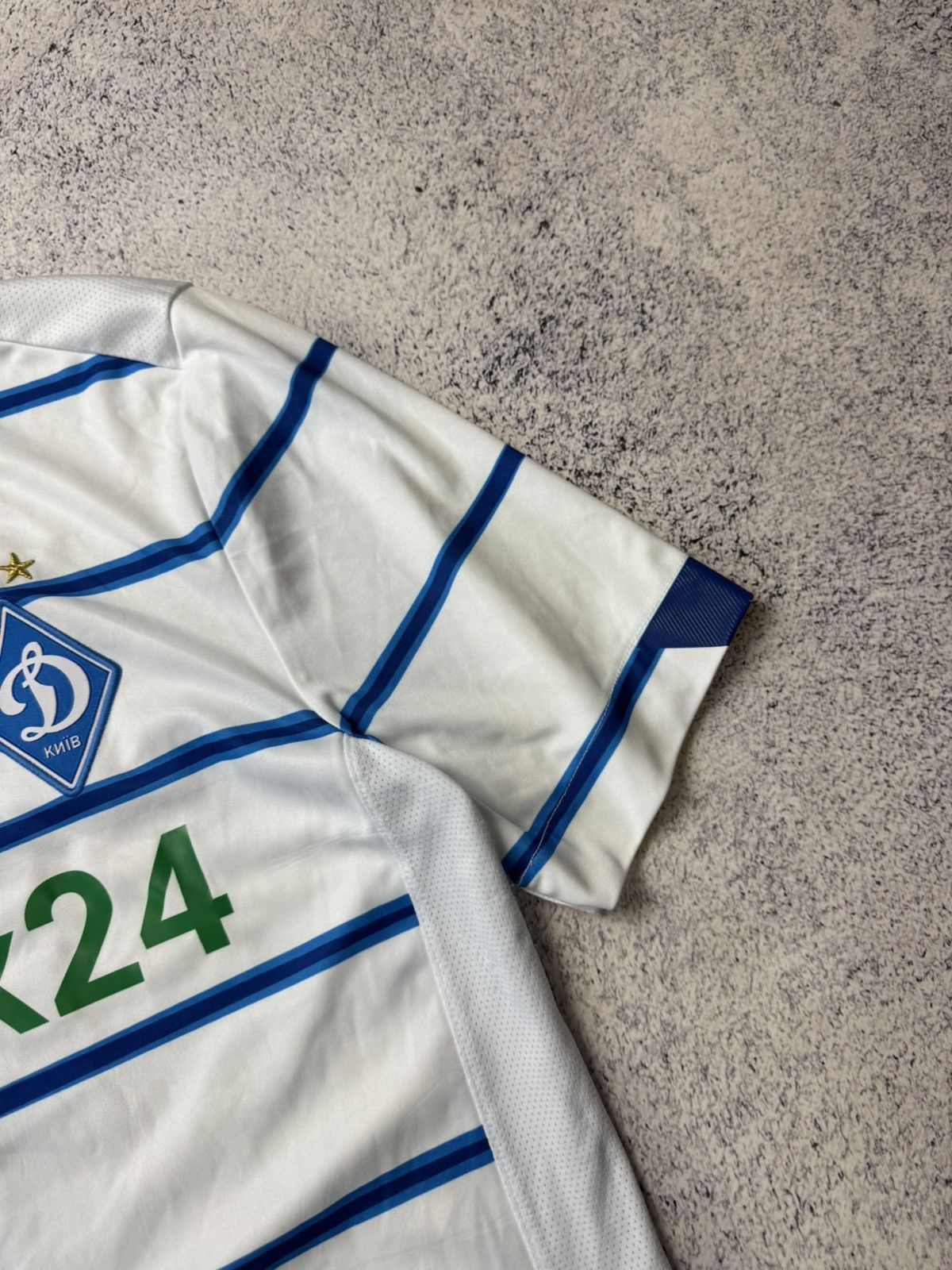 New Balance Vintage New Balance Dynamo Kyiv Jersey A Bank #6 Size US M / EU 48-50 / 2 - 10 Thumbnail