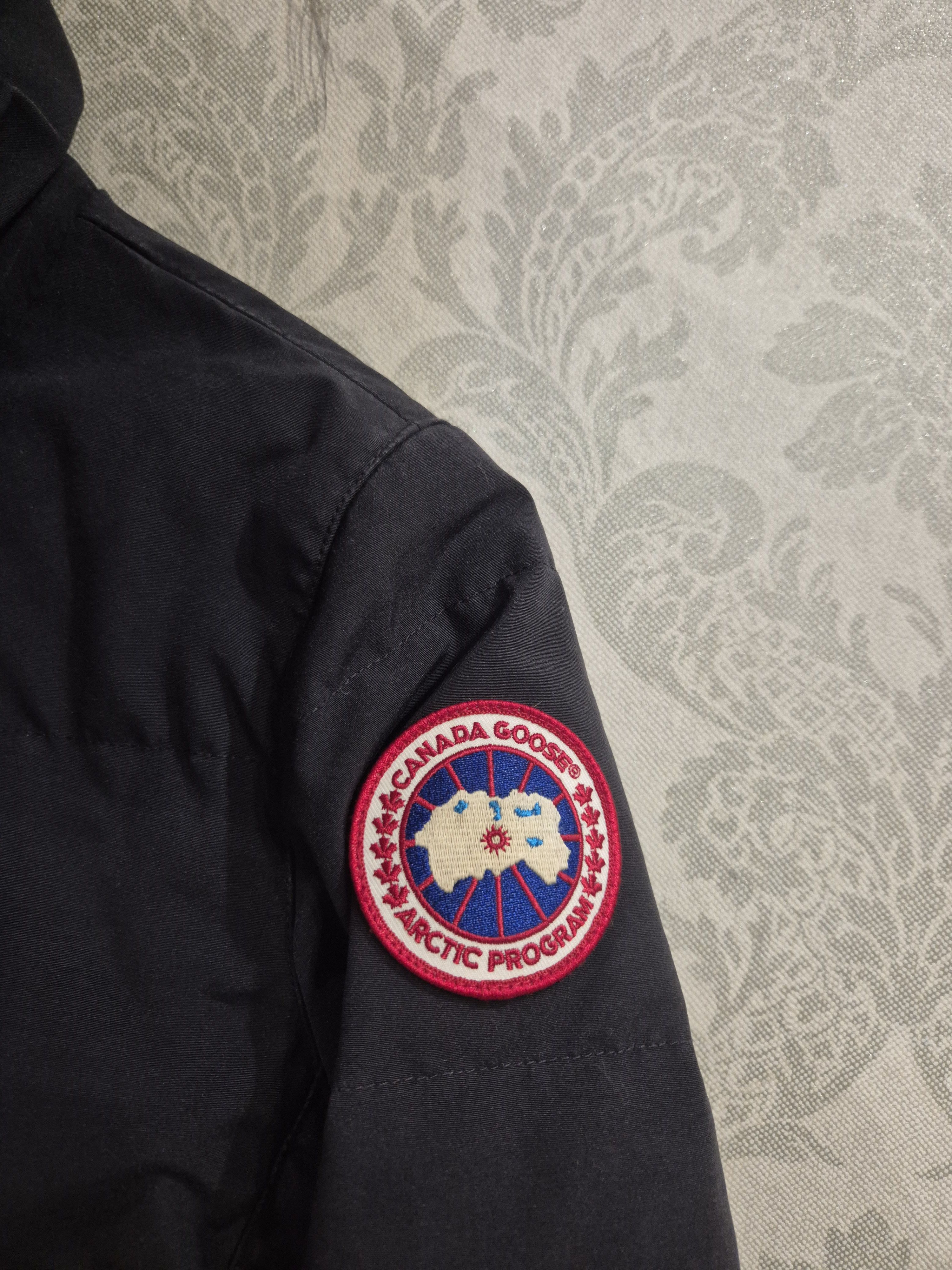 Canada Goose Canada Goose Womens Parka Jacket Navy Fur Hood XS 3804L Size XS / US 0-2 / IT 36-38 - 2 Thumbnail
