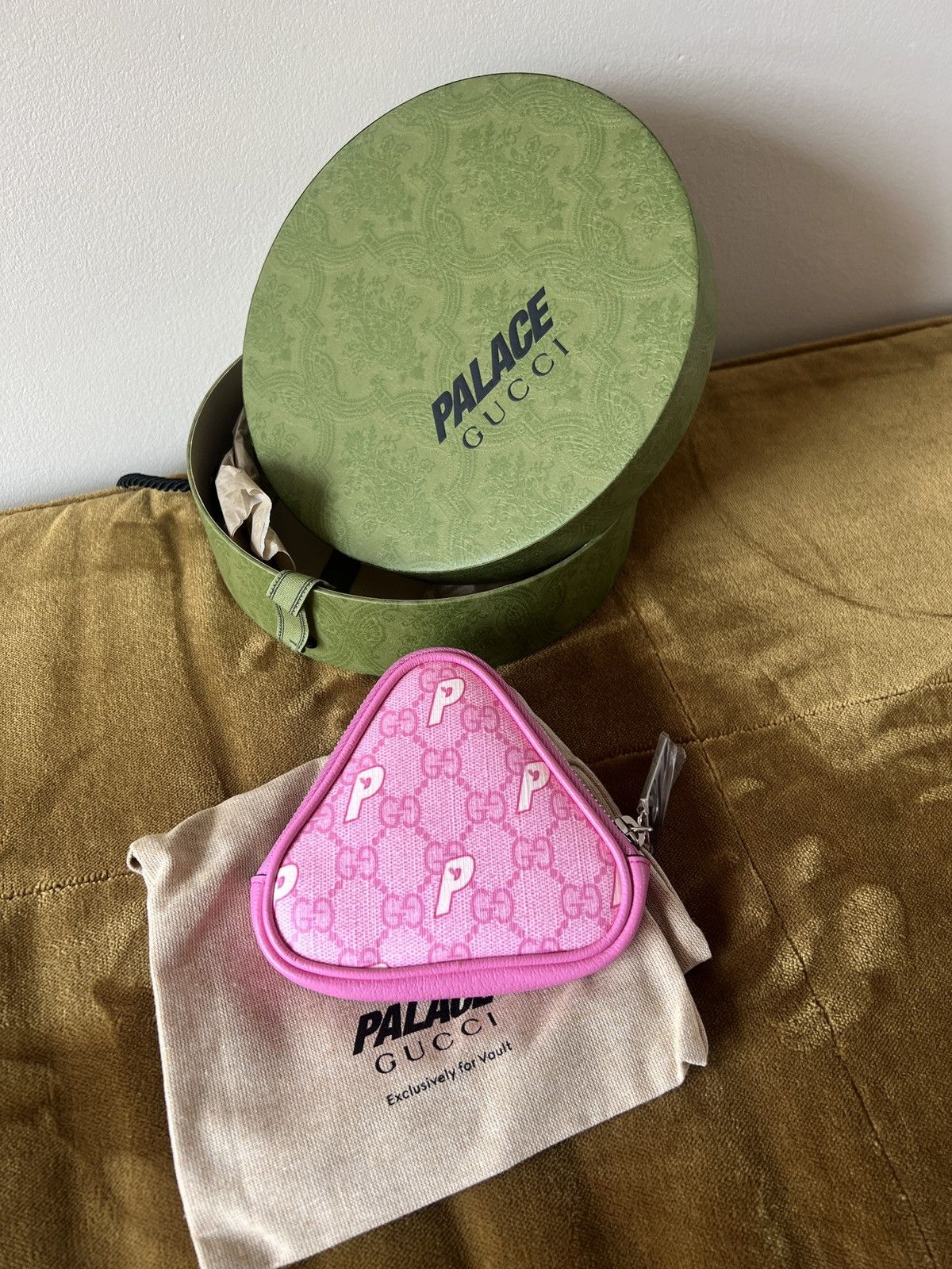 image of Gucci X Palace Coin Purse Pink, Men's
