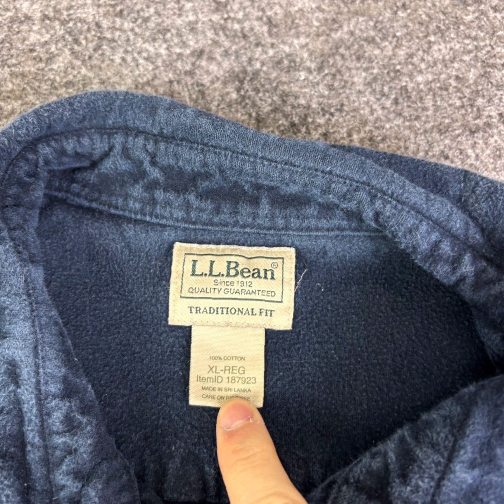 Vintage LL Bean Traditional Fit Flannel Shirt Mens XL Long Sleeve Navy Cotton Button Up Size US XL / EU 56 / 4 - 5 Thumbnail