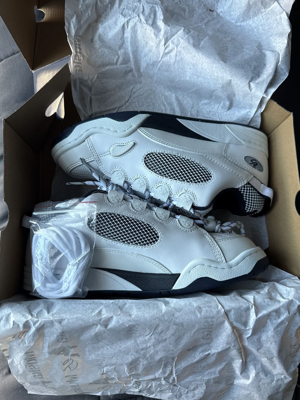 eS éS Muska “White & Navy” Size US 11.5 / EU 44-45 - 2 Thumbnail