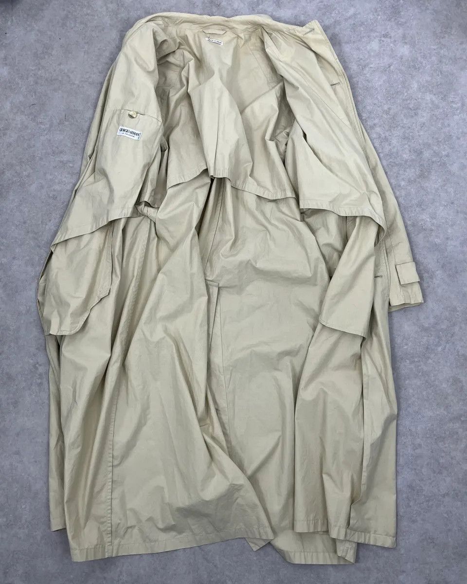 Giorgio Armani 1990s Giorgio Armani Beige Long Classy Coat Size US L / EU 52-54 / 3 - 8 Thumbnail