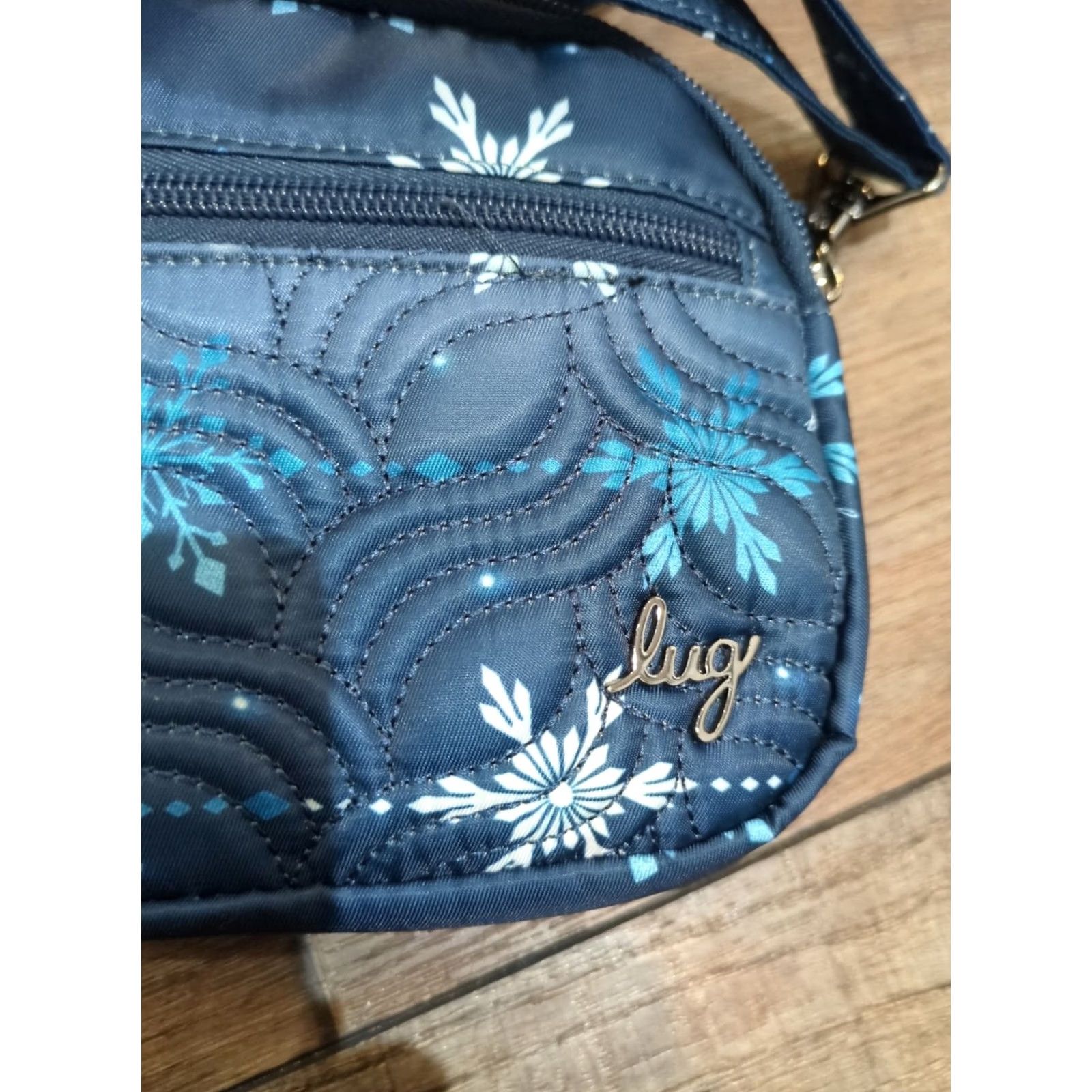 Vintage Lug Crossbody Bag Convertible Belt Bag Small Blue Winter Snowflake Paws Pattern Size ONE SIZE - 2 Thumbnail