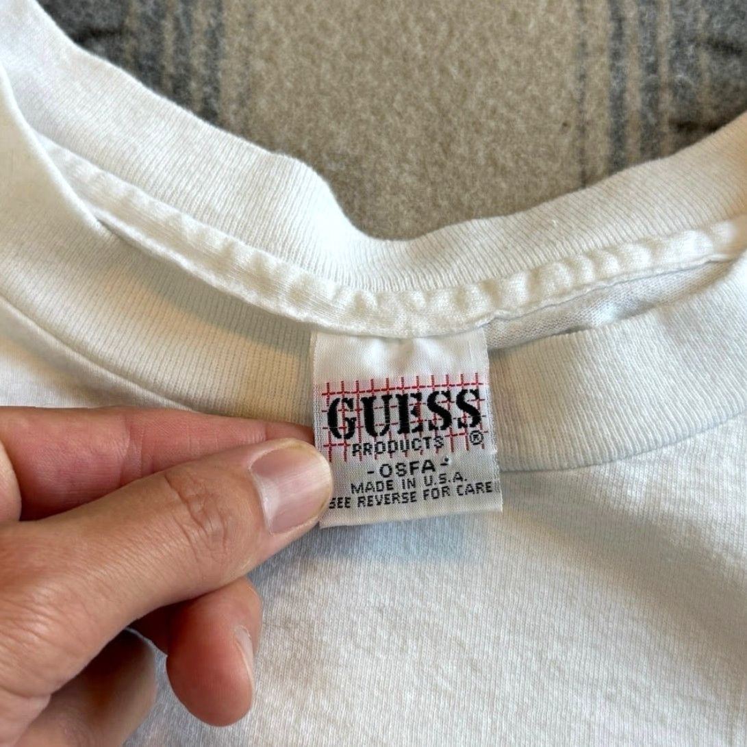 Guess VINTAGE Guess Club South Hampton T-Shirt OSFA Men L White 90s Beach 1993 USA Shirt Mens Size US L / EU 52-54 / 3 - 4 Thumbnail