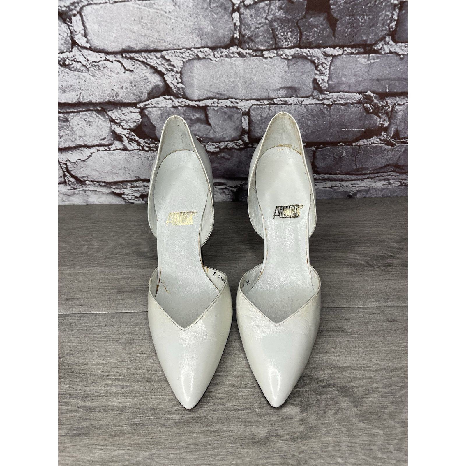 Other Allure Ivory Leather Bridal VTG Pointed Toe Heels Women Sz 7 Size US 7.5 / IT 37.5 - 1 Thumbnail