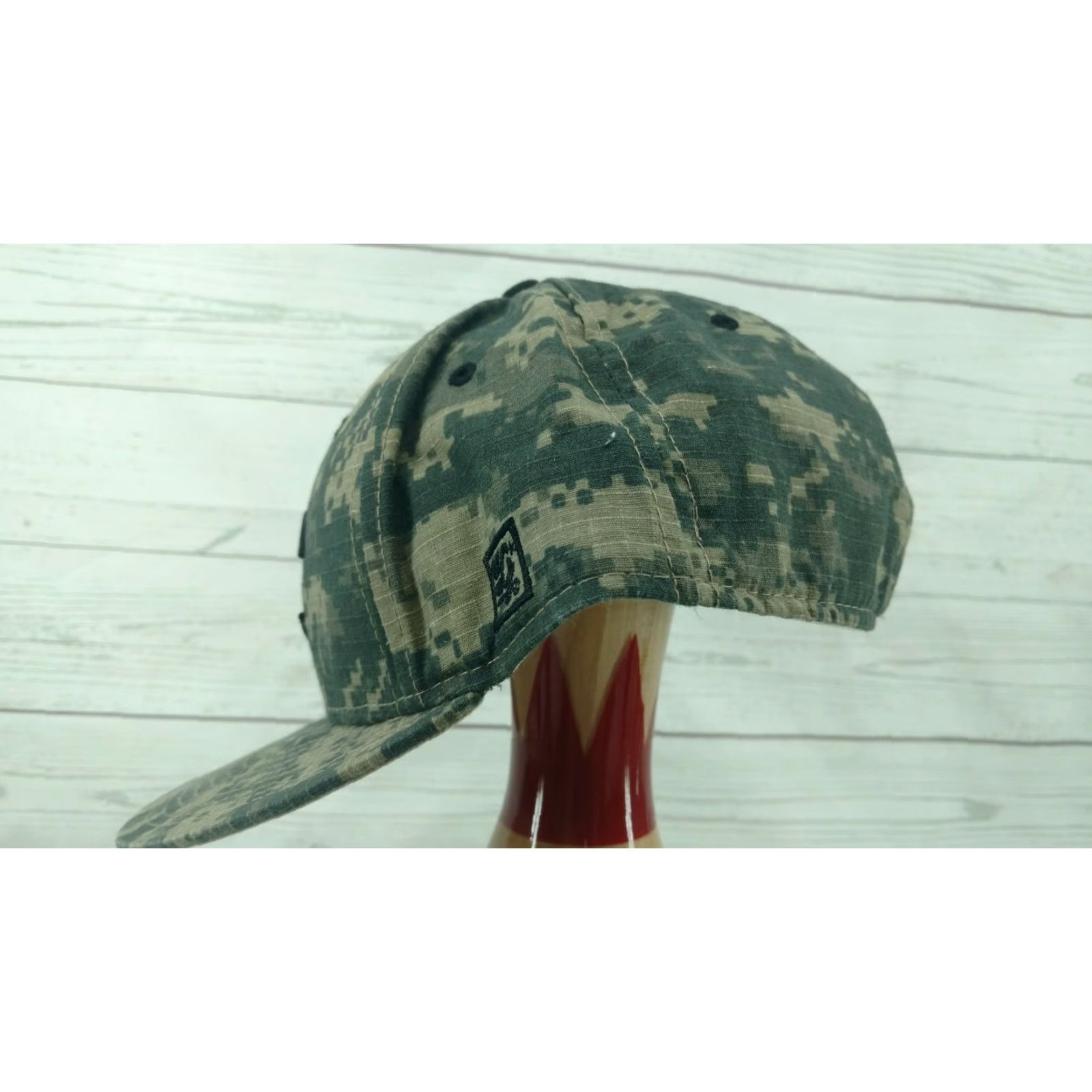 Logo 7 The Game Digital Camo Hat Cincinnati Reds Cap Embroidered Logo Fitted 7.5 Mens Baseball Cap Multicolor Reds Size ONE SIZE - 6 Thumbnail