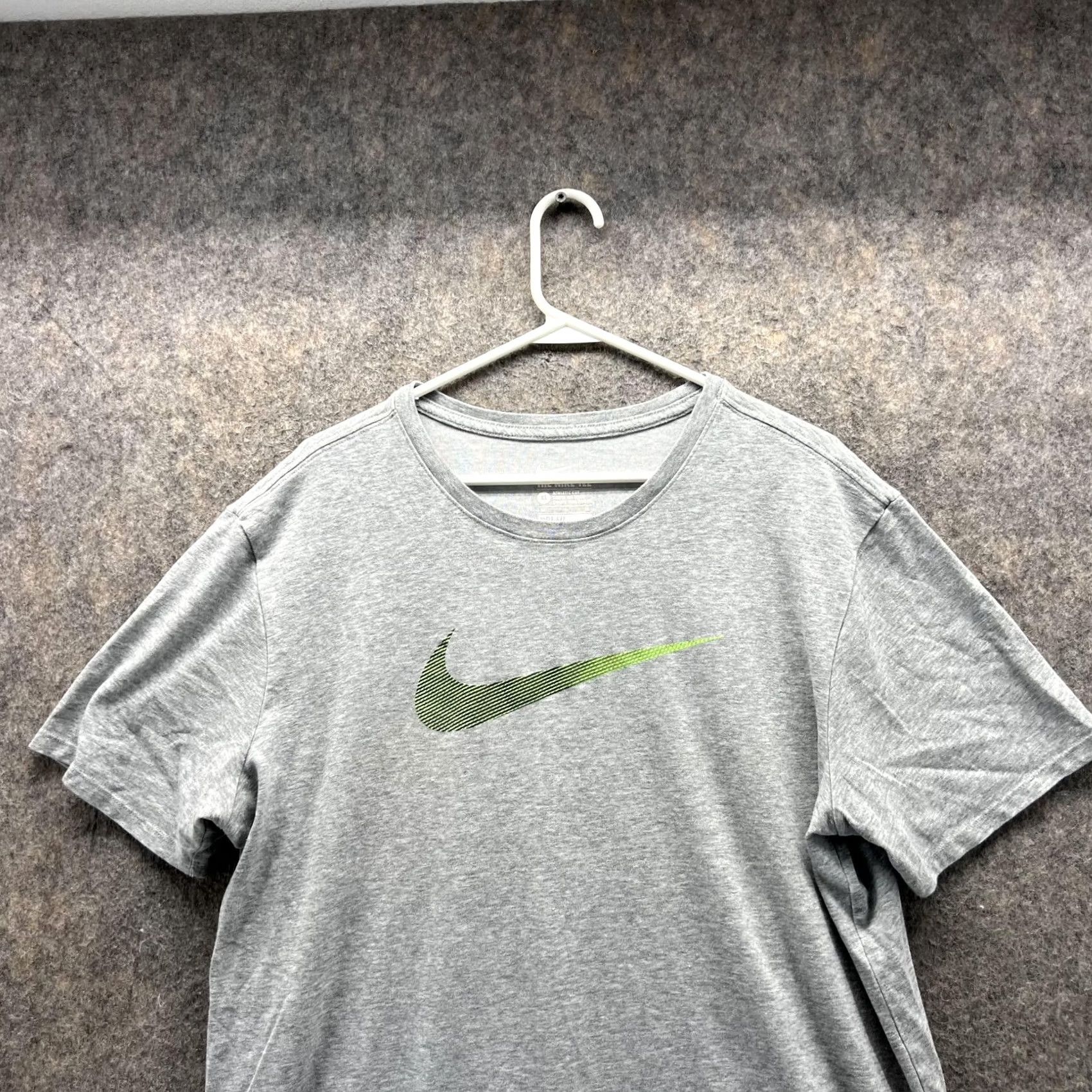 Nike Nike Shirt Men XL Heather Gray Dri-Fit Logo Short Sleeve Crew Neck Sportswear Size US XL / EU 56 / 4 - 2 Thumbnail