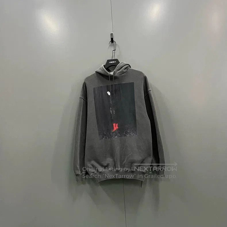 Balenciaga Balenciaga Distressed Poster Print Hoodie. Size US S / EU 44-46 / 1 - 1 Thumbnail
