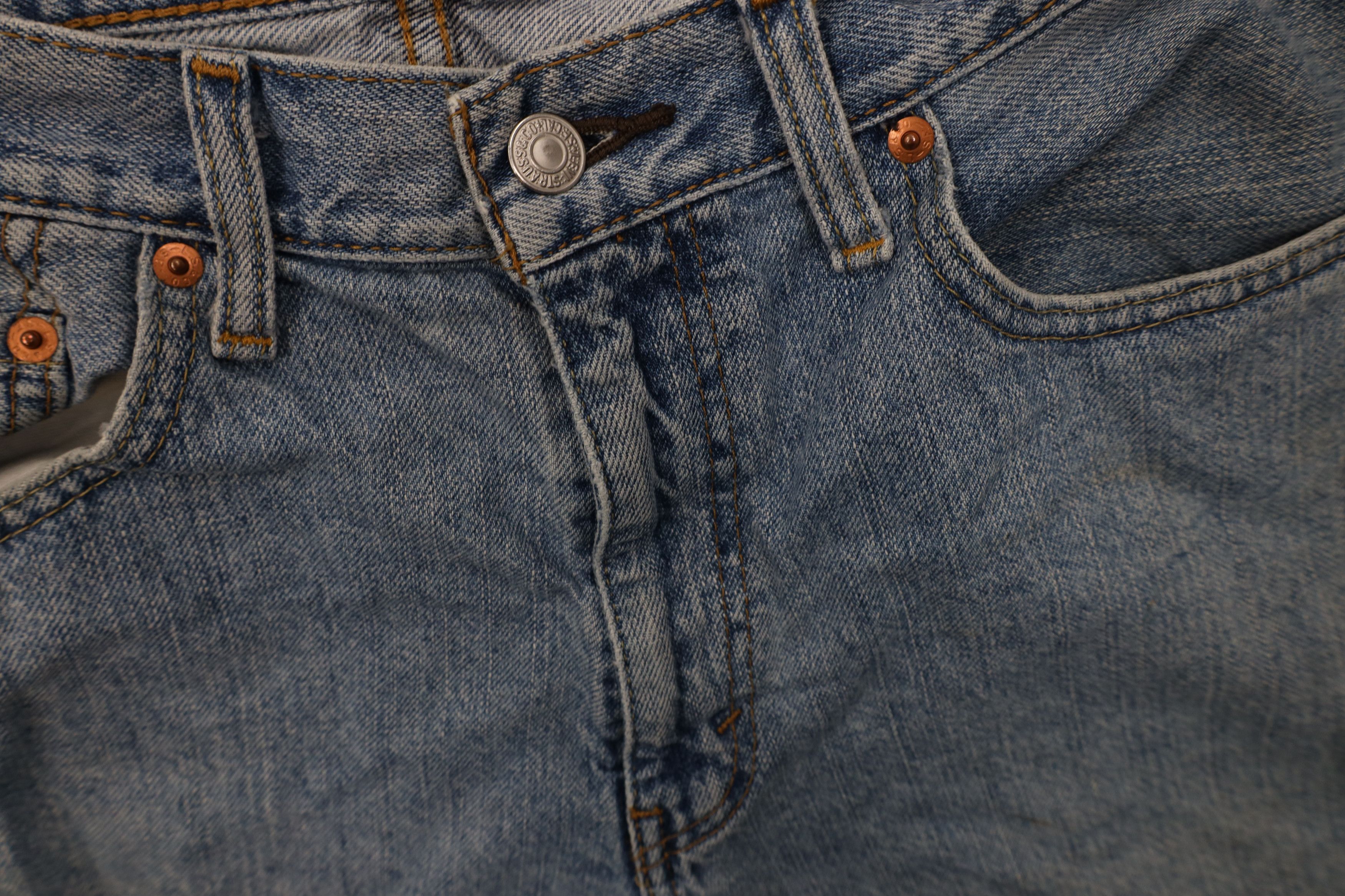 Levi's Vintage Y2K Levis 550 Fit Denim Jean Shorts Jorts Blue Size US 33 - 8 Thumbnail