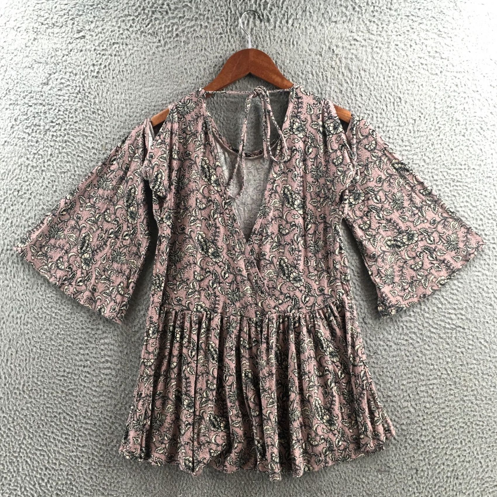 American Eagle Outfitters American Eagle Outfitters Blouse Shirt Womens M Pink Black Paisley Cold Shoulder Size M / US 6-8 / IT 42-44 - 7 Thumbnail