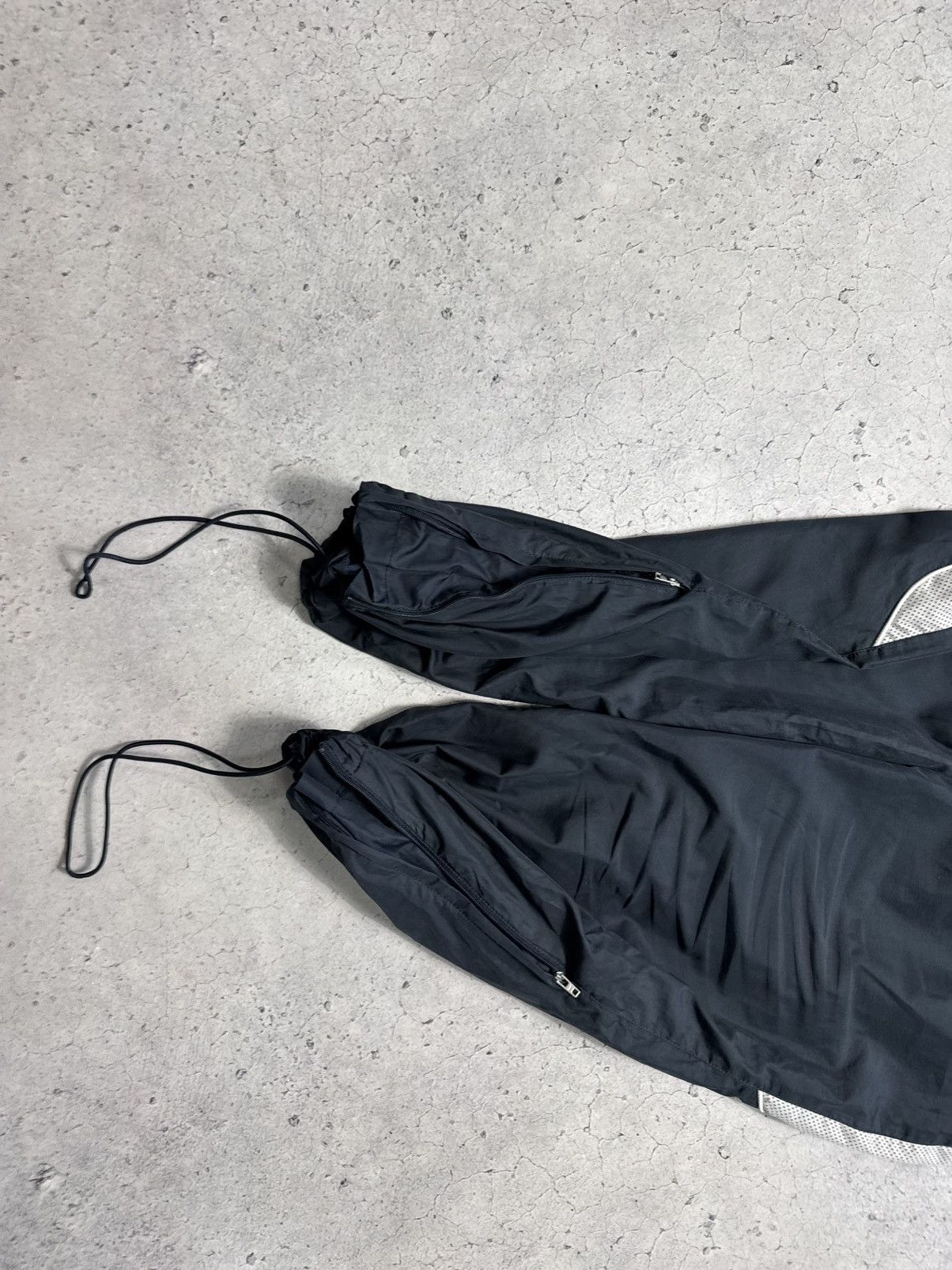 Nike Nike Nylon Track Pants Baggy Drill Y2K Swoosh Hype Vintage Size US 36 / EU 52 - 13 Thumbnail