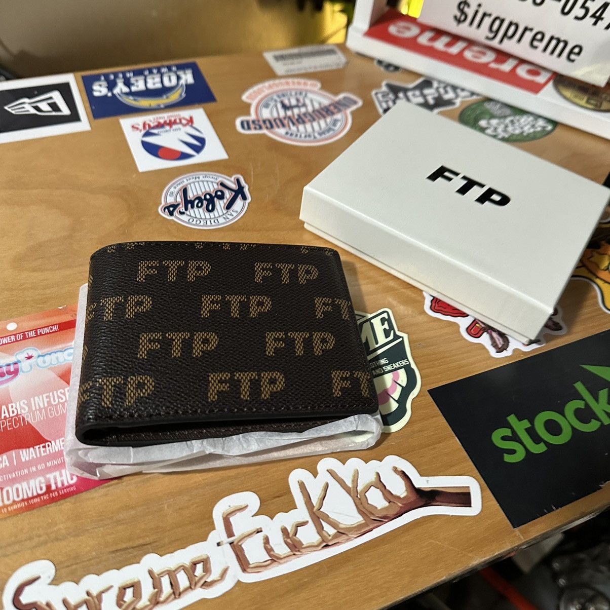 Fuck The Population FTP Damier LOGO RÉPÉTÉ WALLET (BROWN) Size ONE SIZE - 2 Thumbnail
