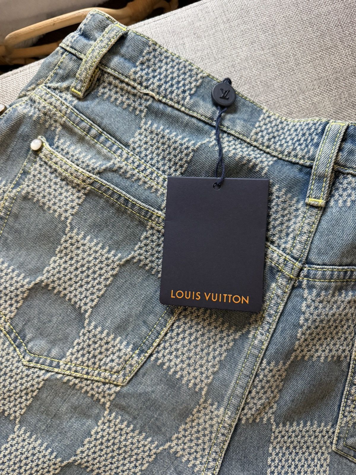 Louis Vuitton Louis Vuitton Damier 3D Light Denim Shorts Size US 29 - 7 Thumbnail